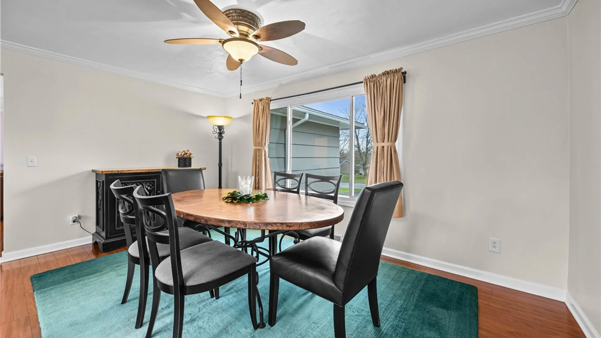 Property at 4 Putting Green Lane, Perinton, NY 14526 5