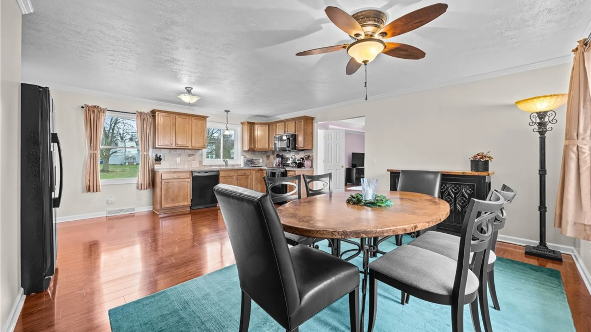 Property at 4 Putting Green Lane, Perinton, NY 14526 6