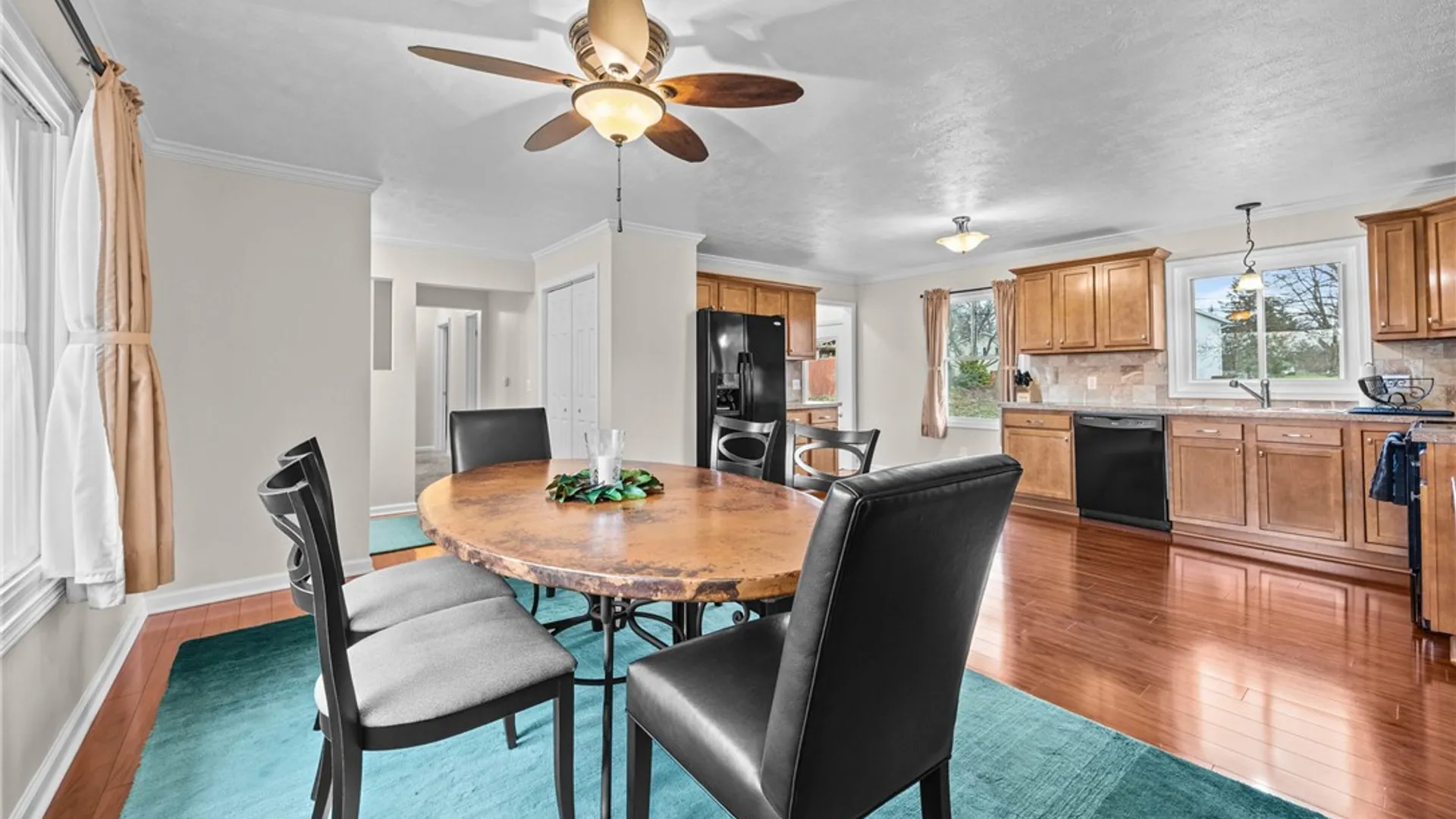 Property at 4 Putting Green Lane, Perinton, NY 14526 7