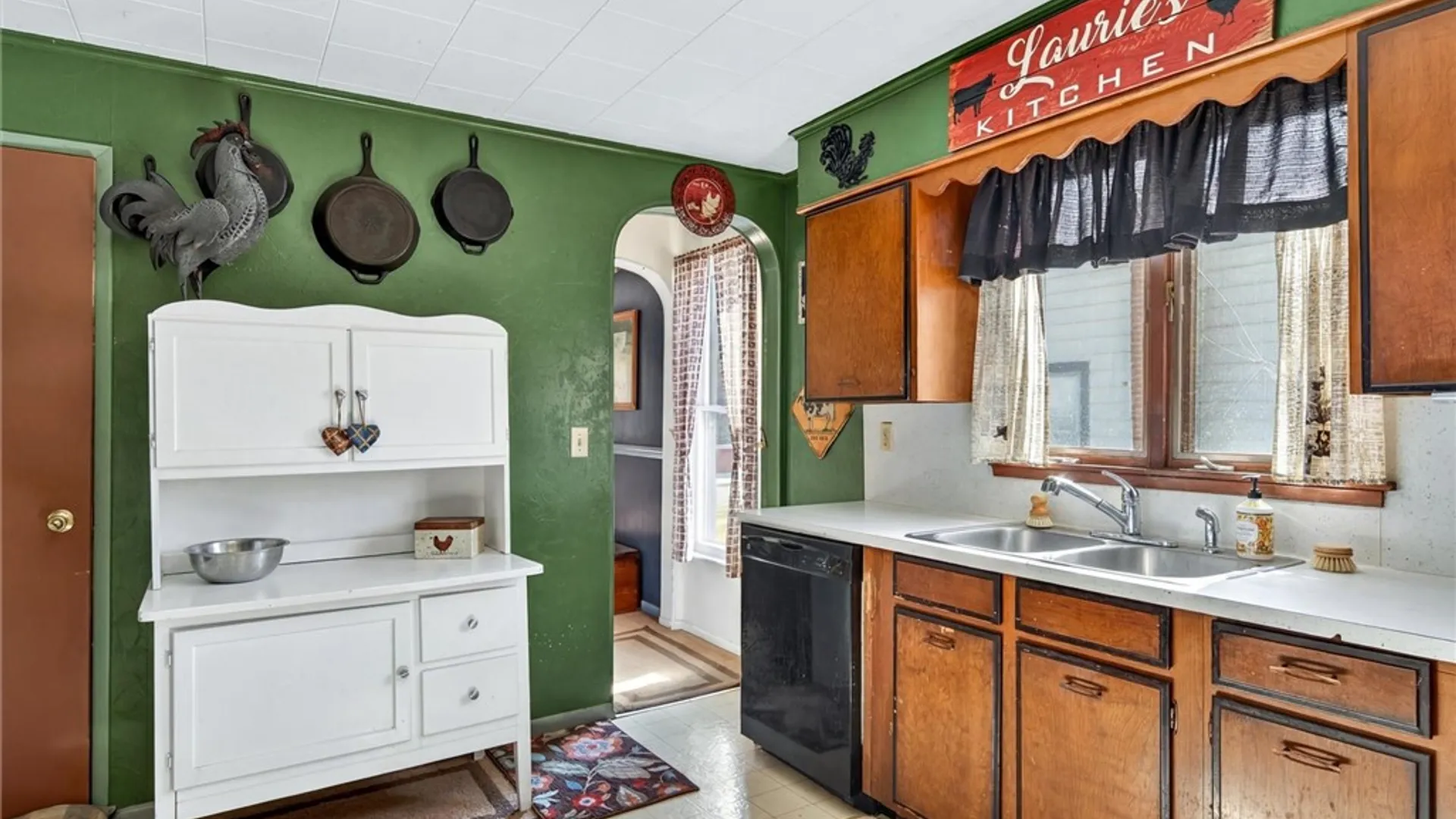 Property at 30 Elm St, Perry, NY 14530 6