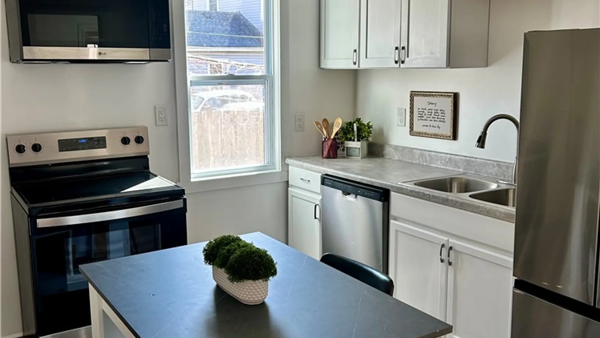 Property at 24 Bloomfield Place, Rochester, NY 14620 15