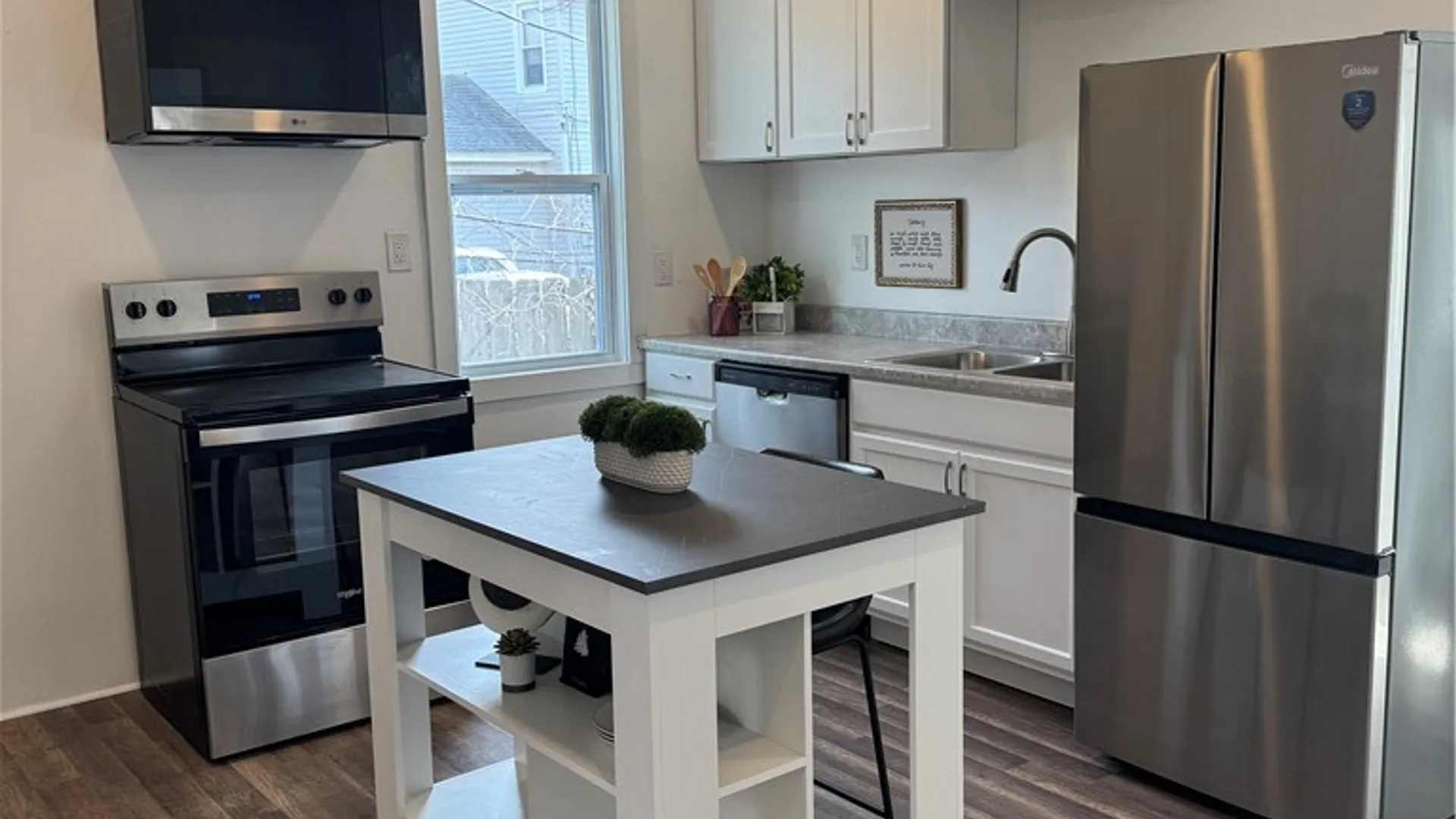 Property at 24 Bloomfield Place, Rochester, NY 14620 16