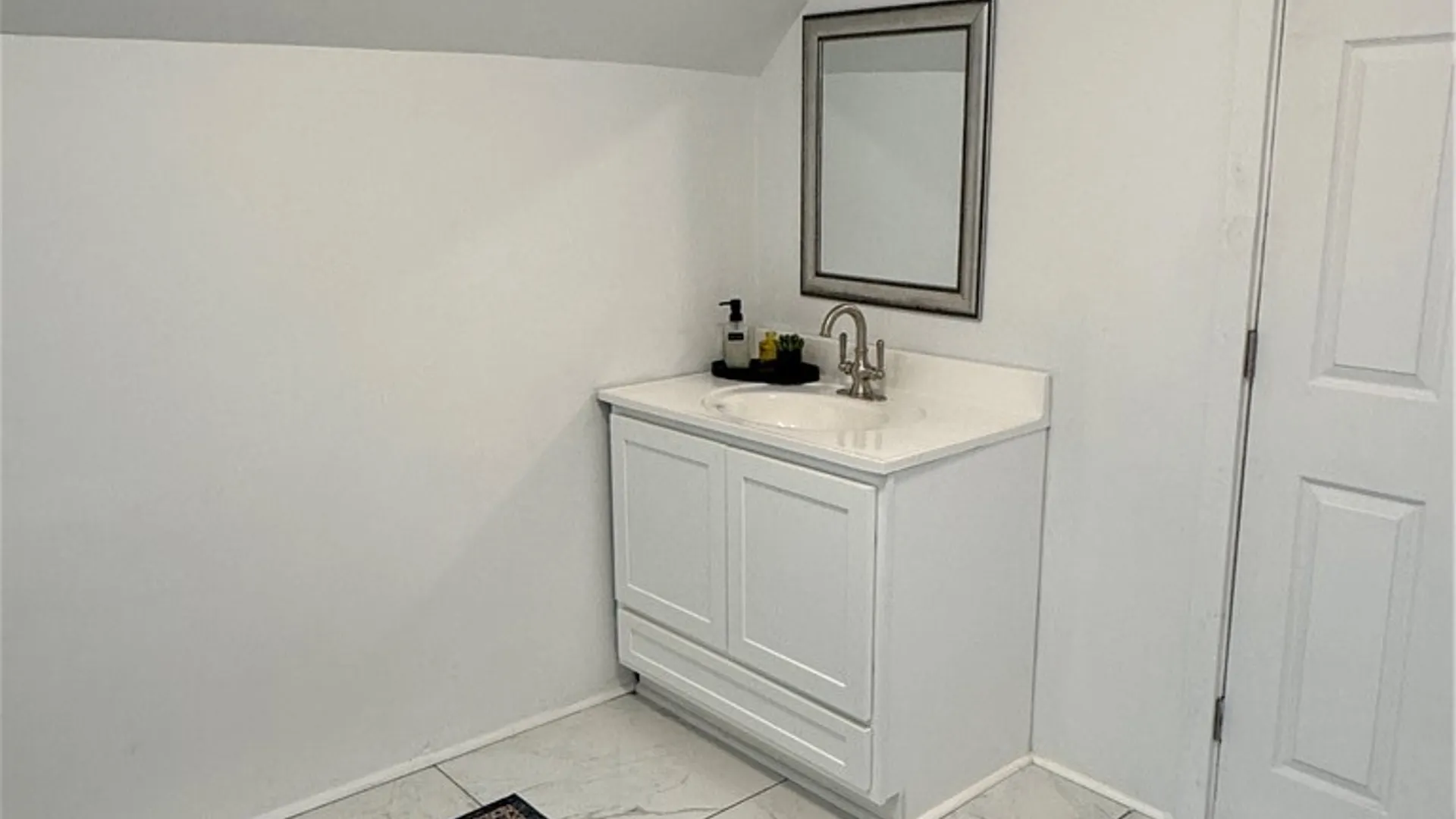 Property at 24 Bloomfield Place, Rochester, NY 14620 22