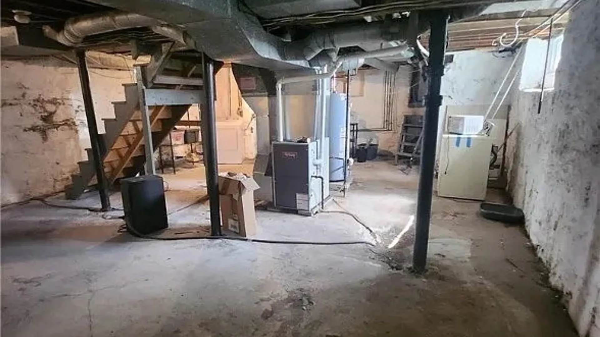 Property at 718 Clarendon Street, Syracuse, NY 13210 14