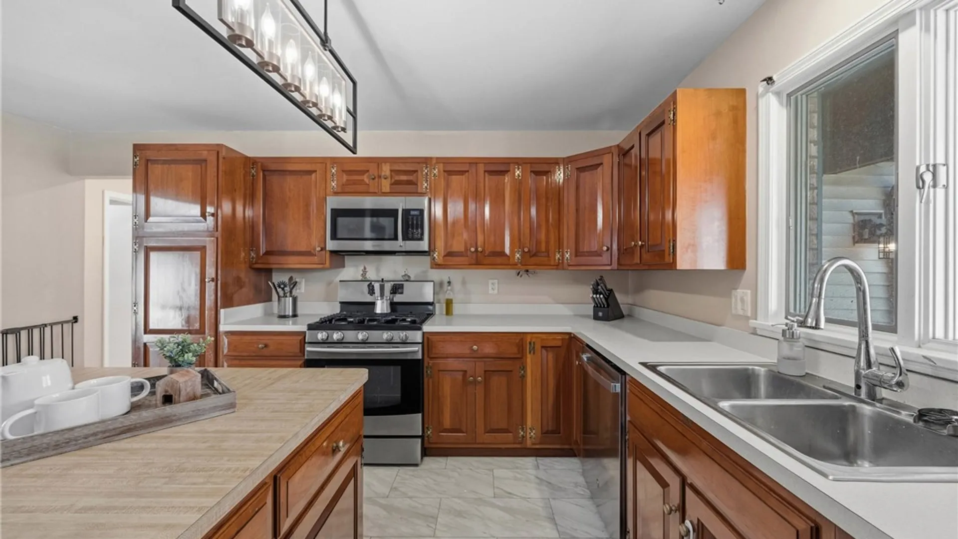 Property at 1738 Creek St, Penfield, NY 14526 12