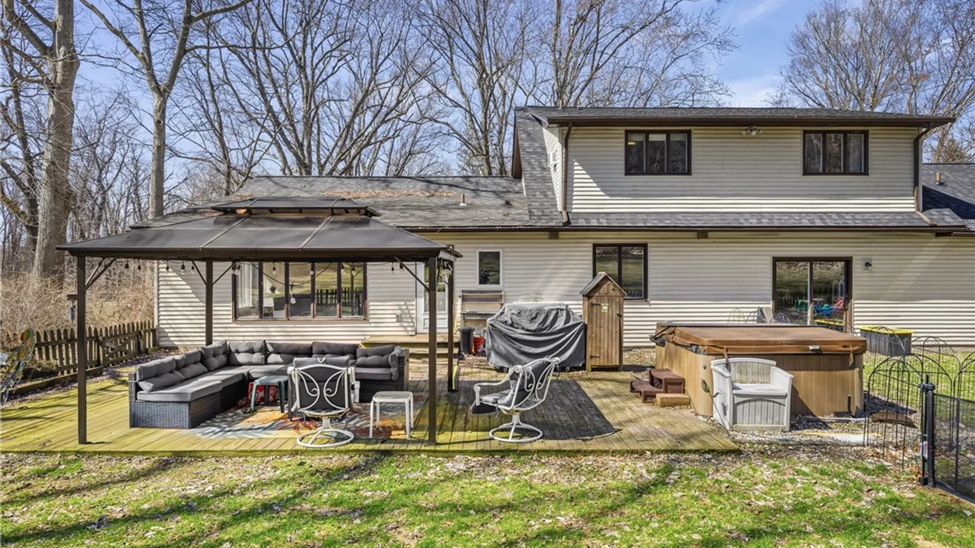 Property at 1738 Creek St, Penfield, NY 14526 42