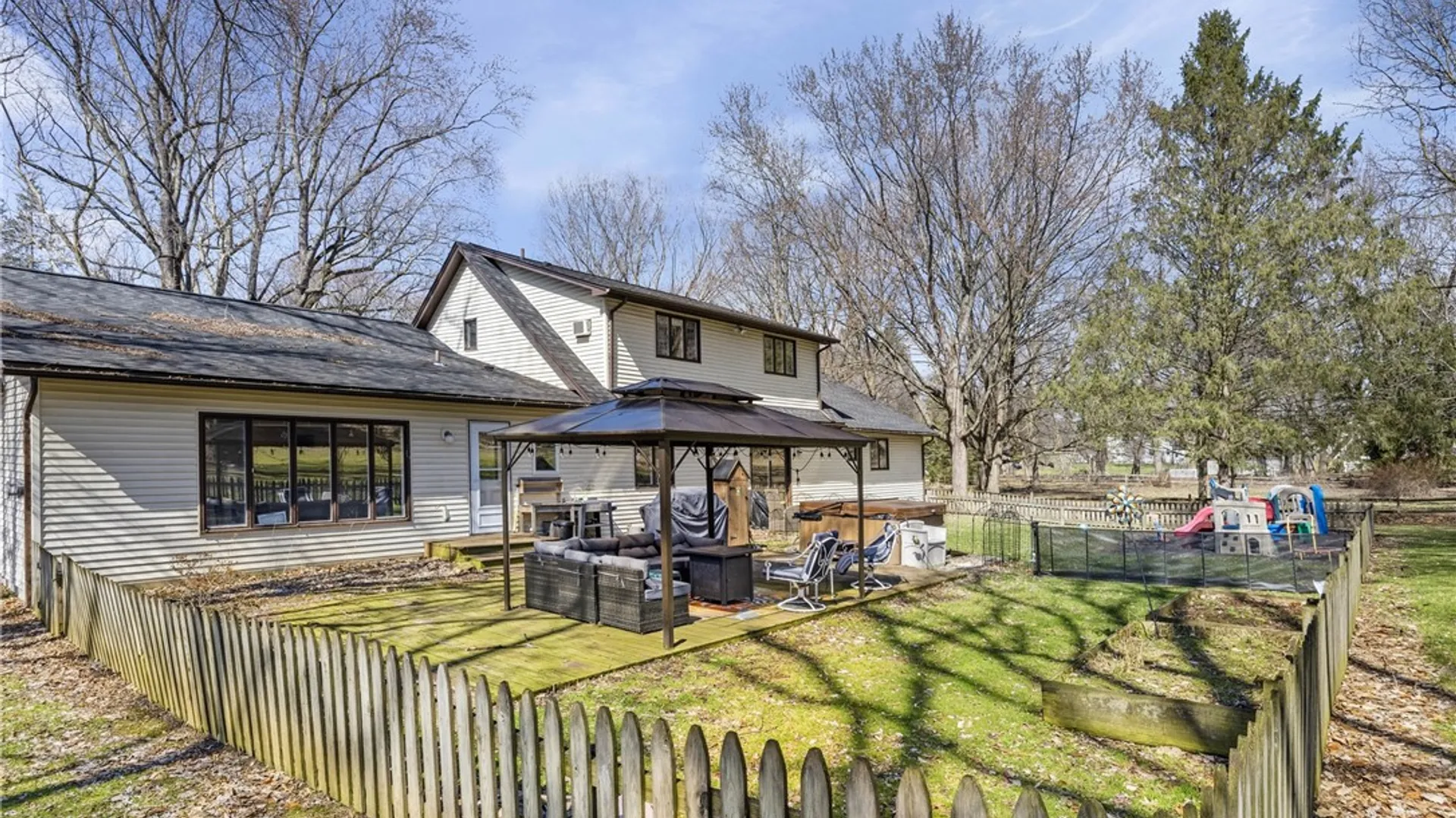 Property at 1738 Creek St, Penfield, NY 14526 43