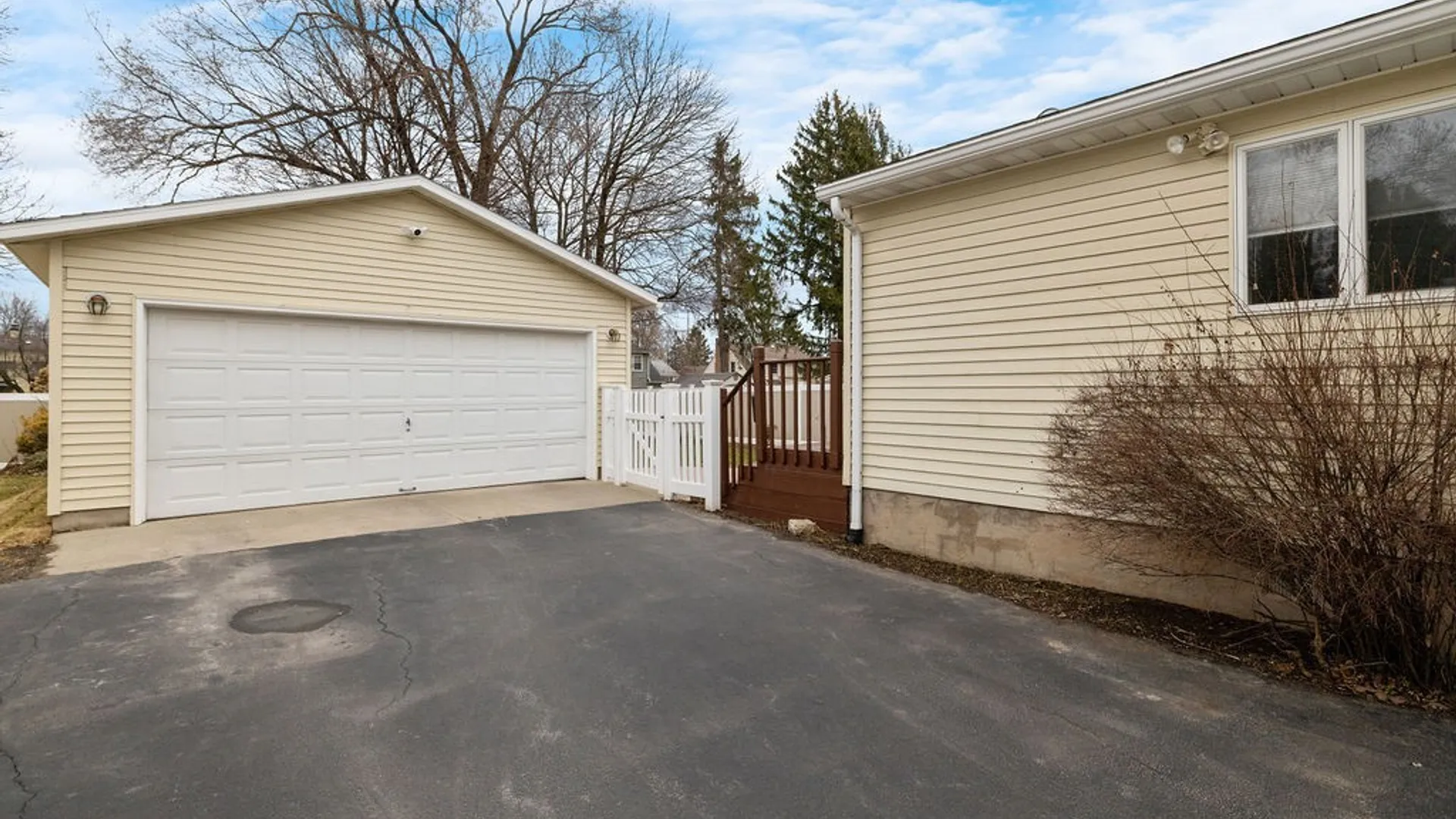 Property at 223 Wellington Road, DeWitt, NY 13214 40