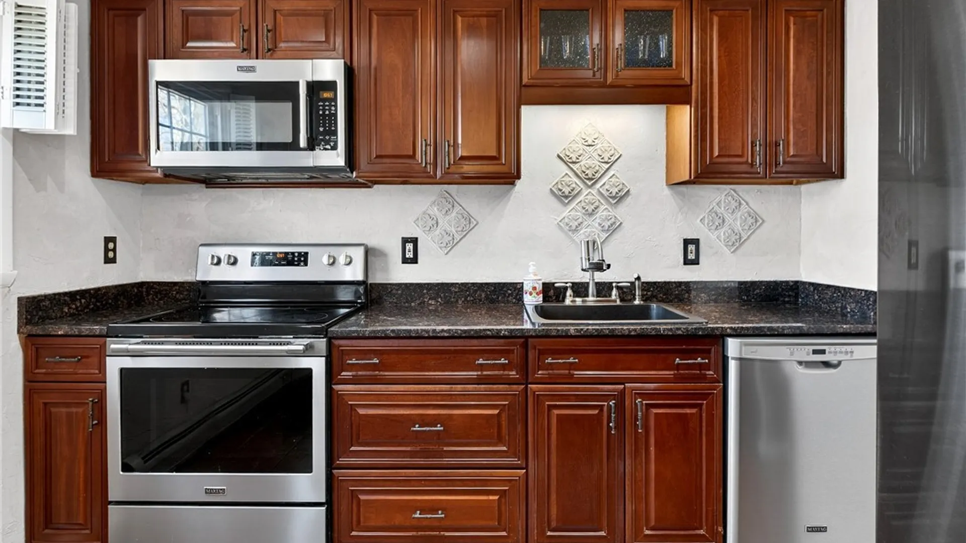 Property at 8237 Mantova Drive, Clay, NY 13041 11