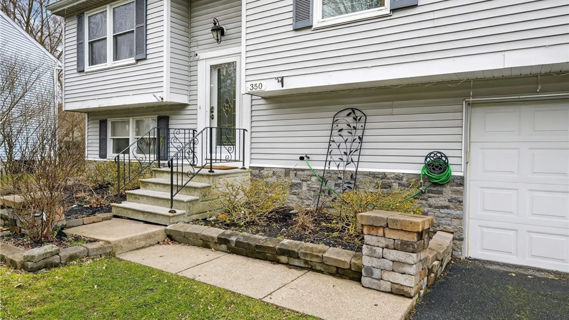 Property at 350 Greengage Circle, Amherst, NY 14051 3
