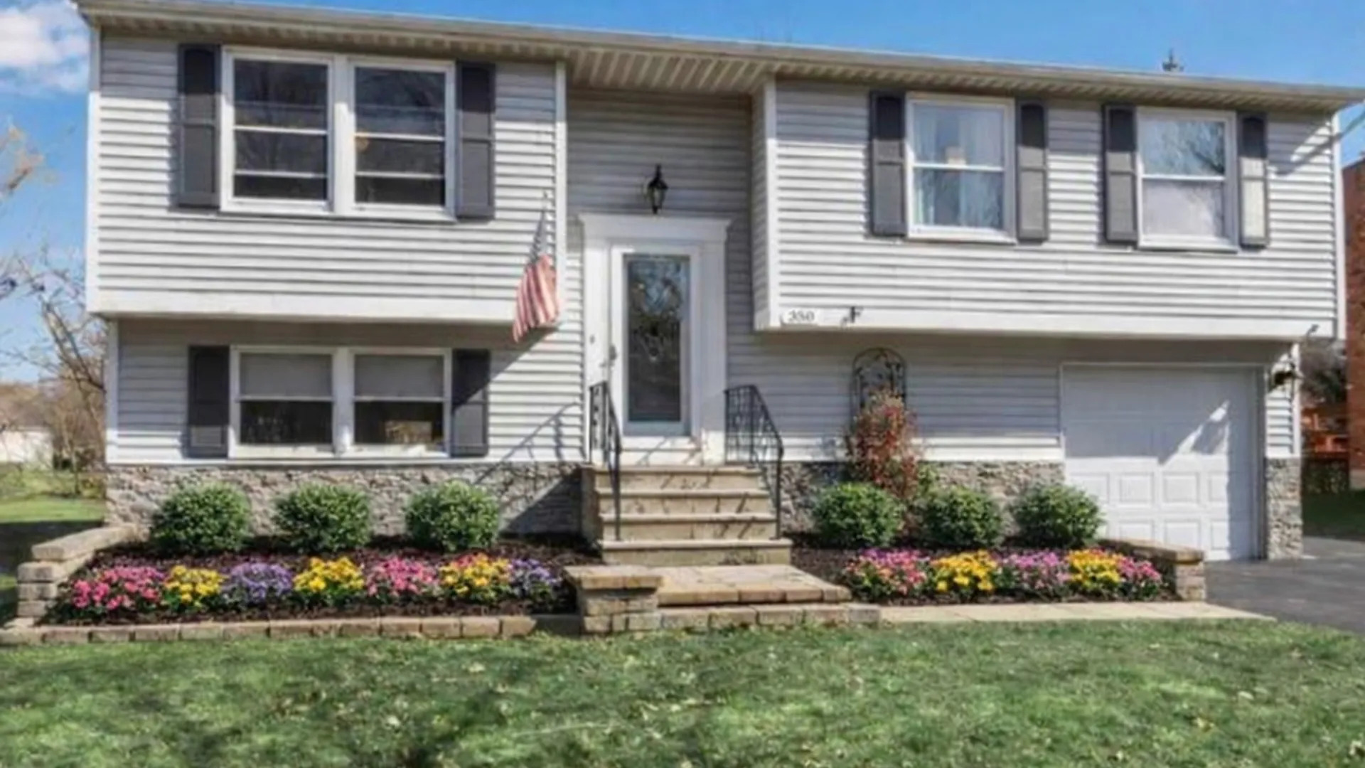 Property at 350 Greengage Circle, Amherst, NY 14051 4