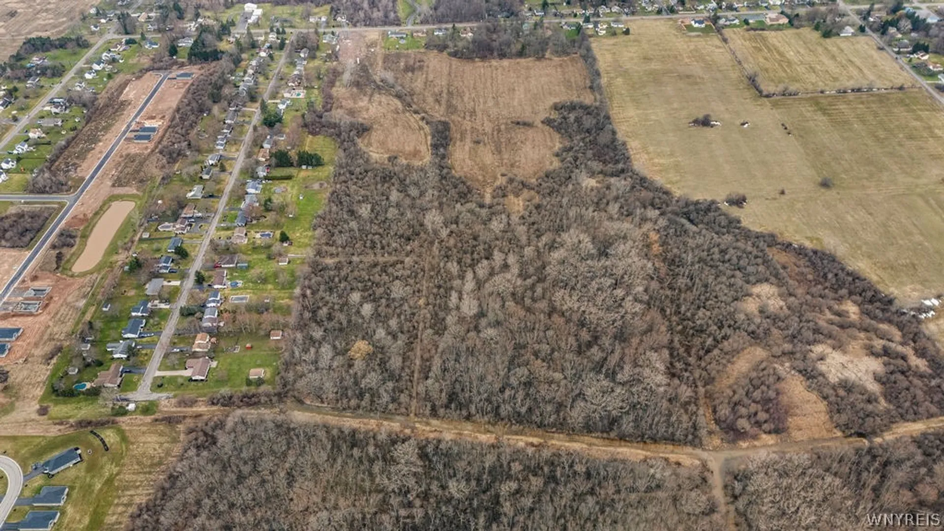 Property at 1000 Ernest Road, Lockport Town, NY 14094 15