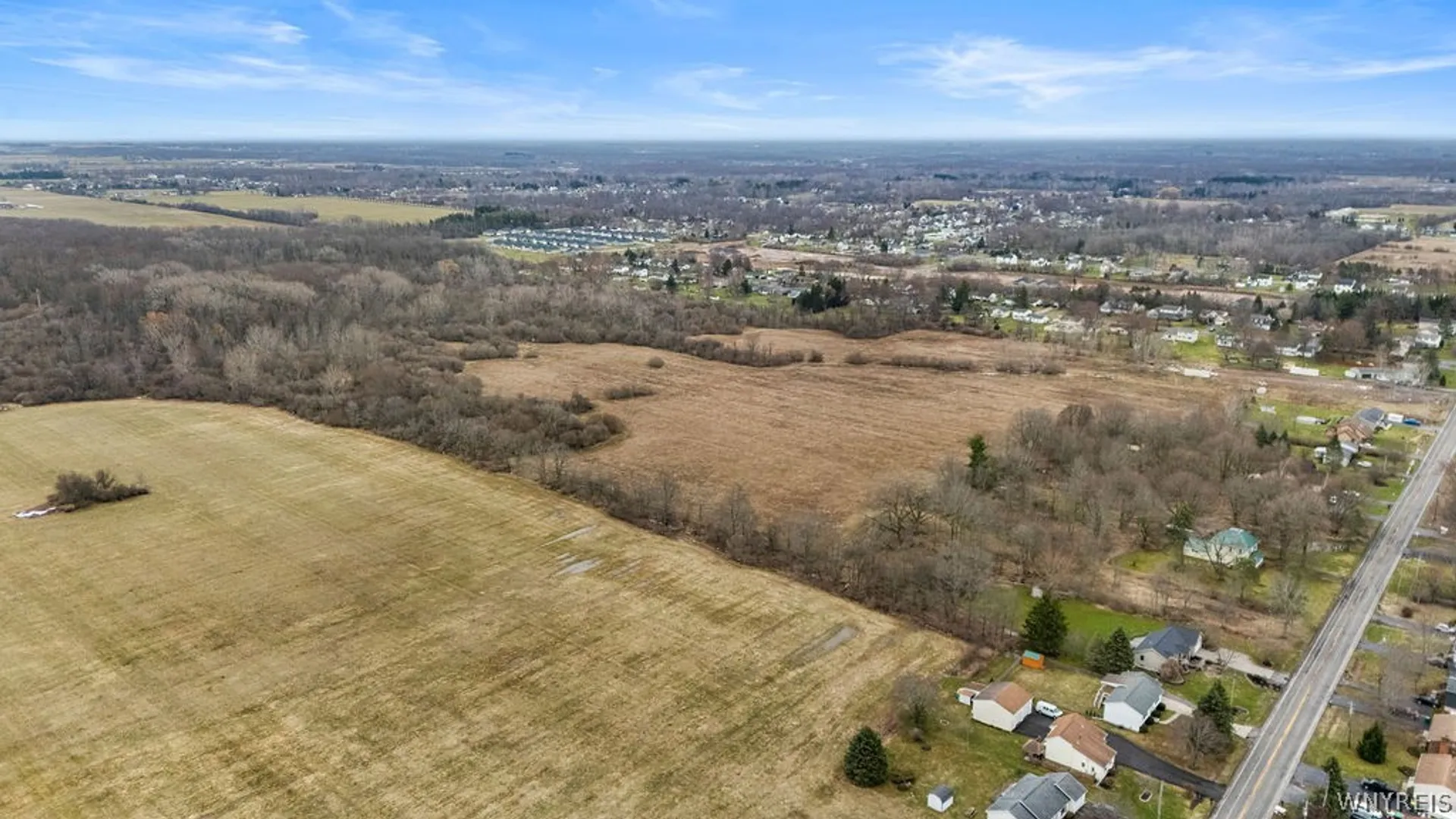 Property at 1000 Ernest Road, Lockport Town, NY 14094 5