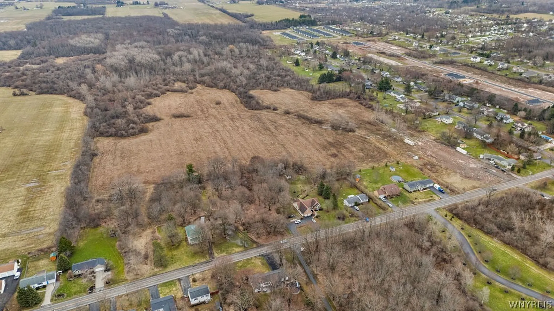 Property at 1000 Ernest Road, Lockport Town, NY 14094 7