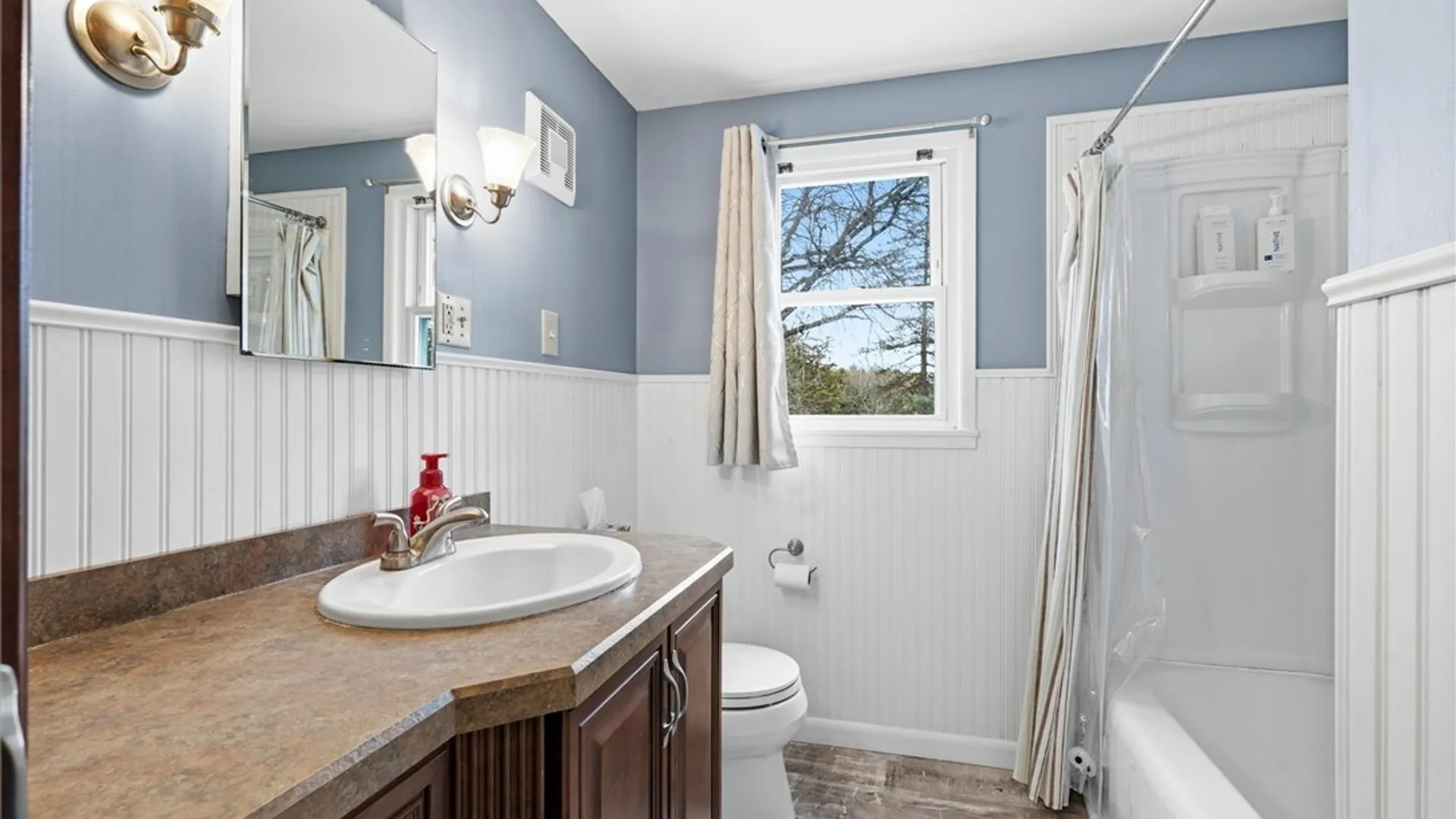 Property at 105 Vanida Lane, Manlius, NY 13066 27