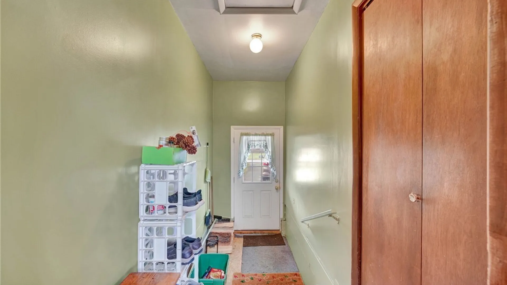 Property at 14 1st Avenue, Yorkshire, NY 14042 7