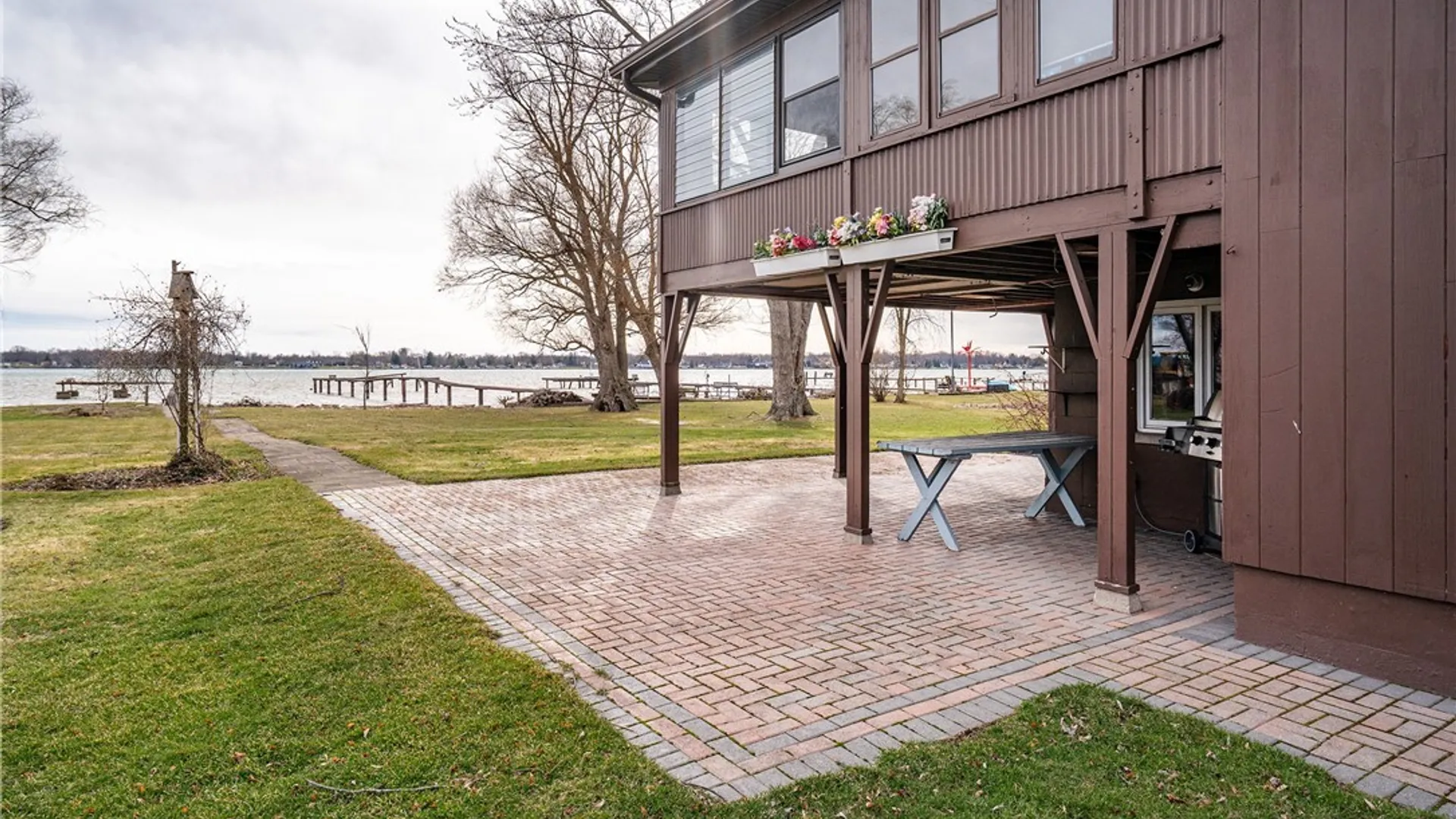 Property at 94 York Road, Wheatfield, NY 14304 32