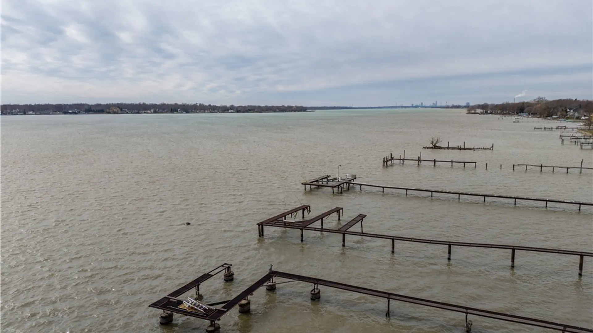 Property at 94 York Road, Wheatfield, NY 14304 4