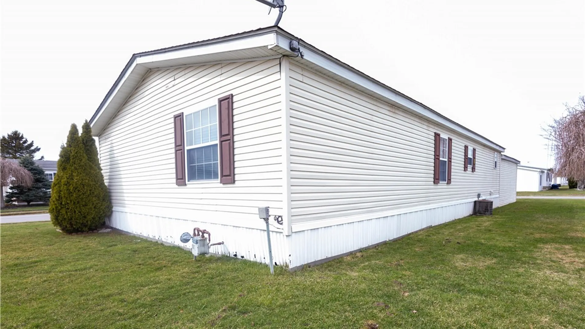 Property at 100 Golden Pond Est Boulevard, Newstead, NY 14001 22