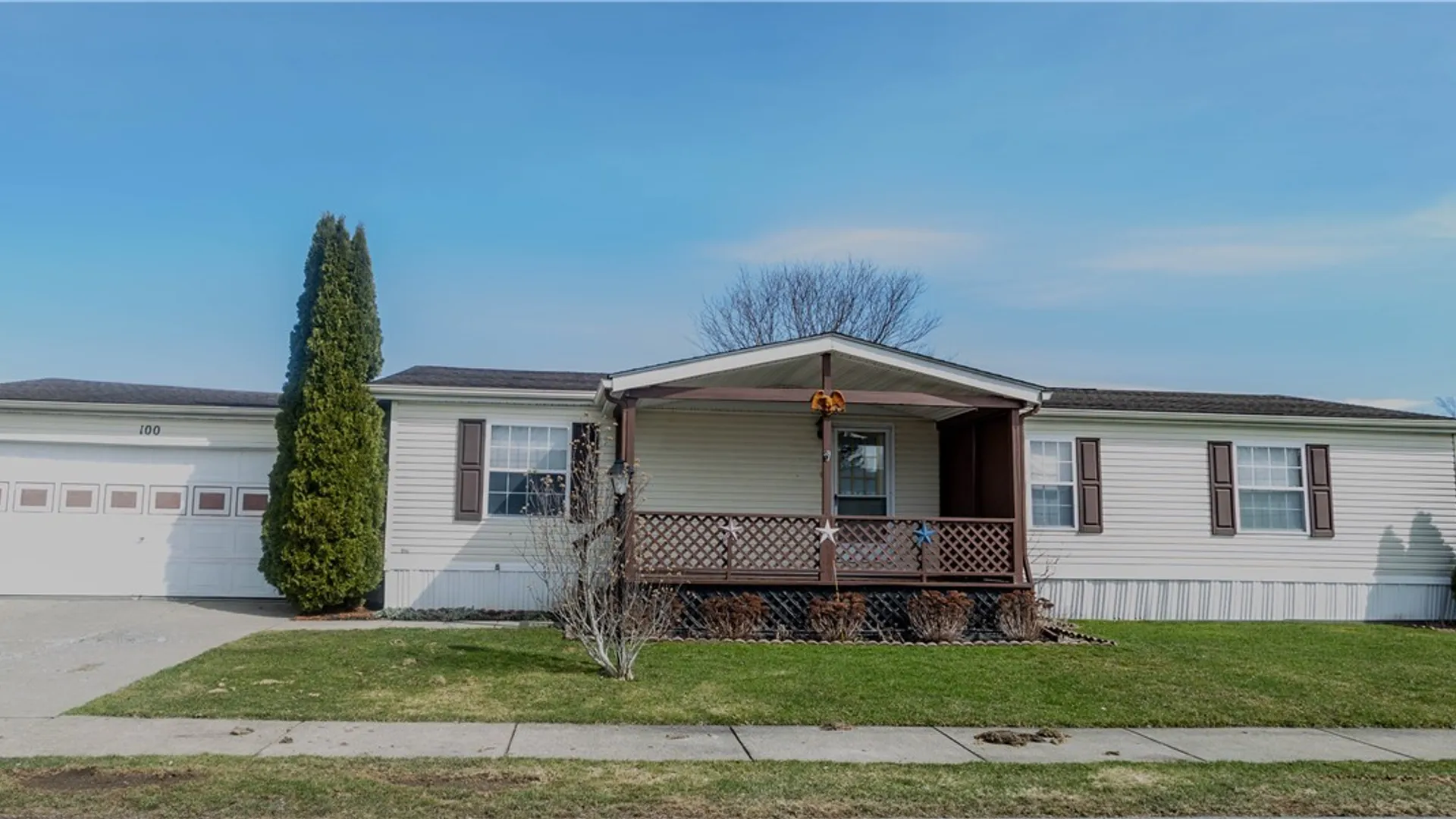 Property at 100 Golden Pond Est Boulevard, Newstead, NY 14001 3
