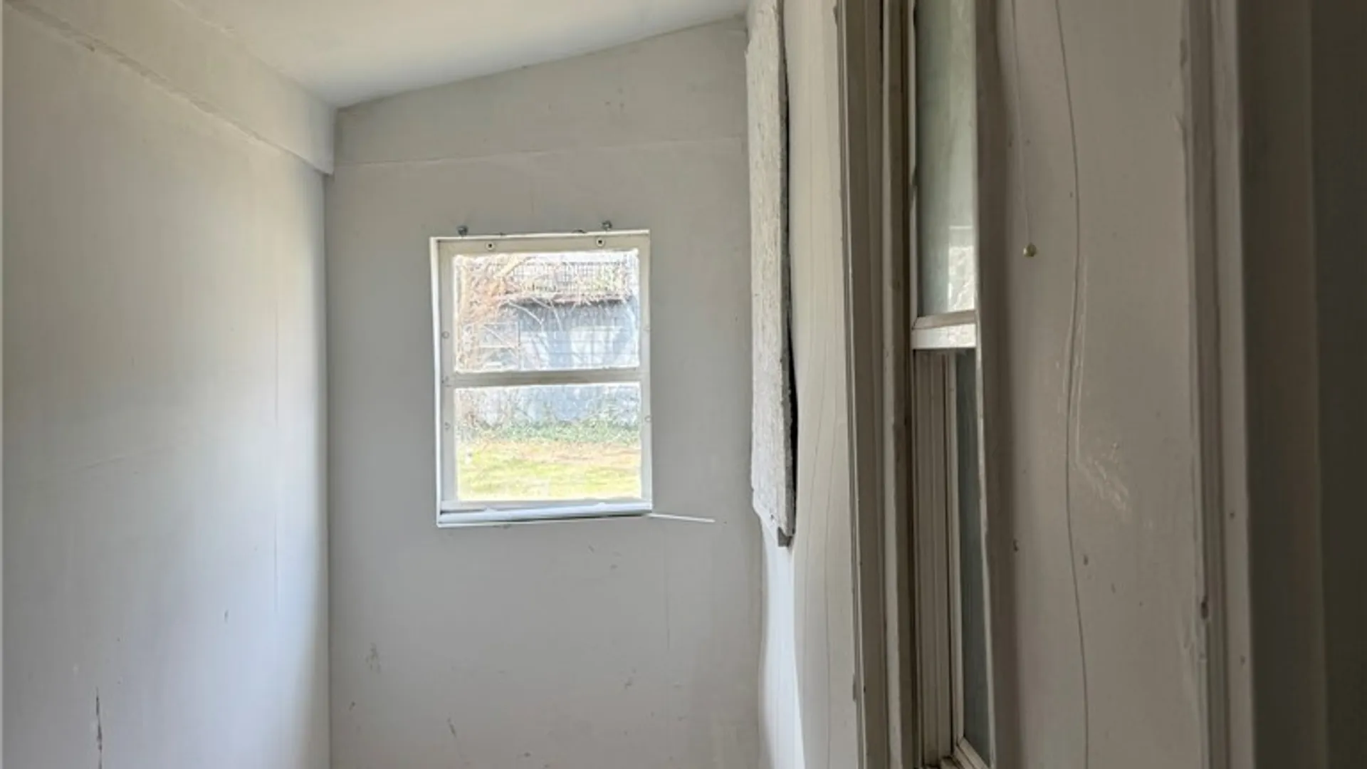 Property at 435 Elmwood Avenue, Niagara Falls, NY 14301 12