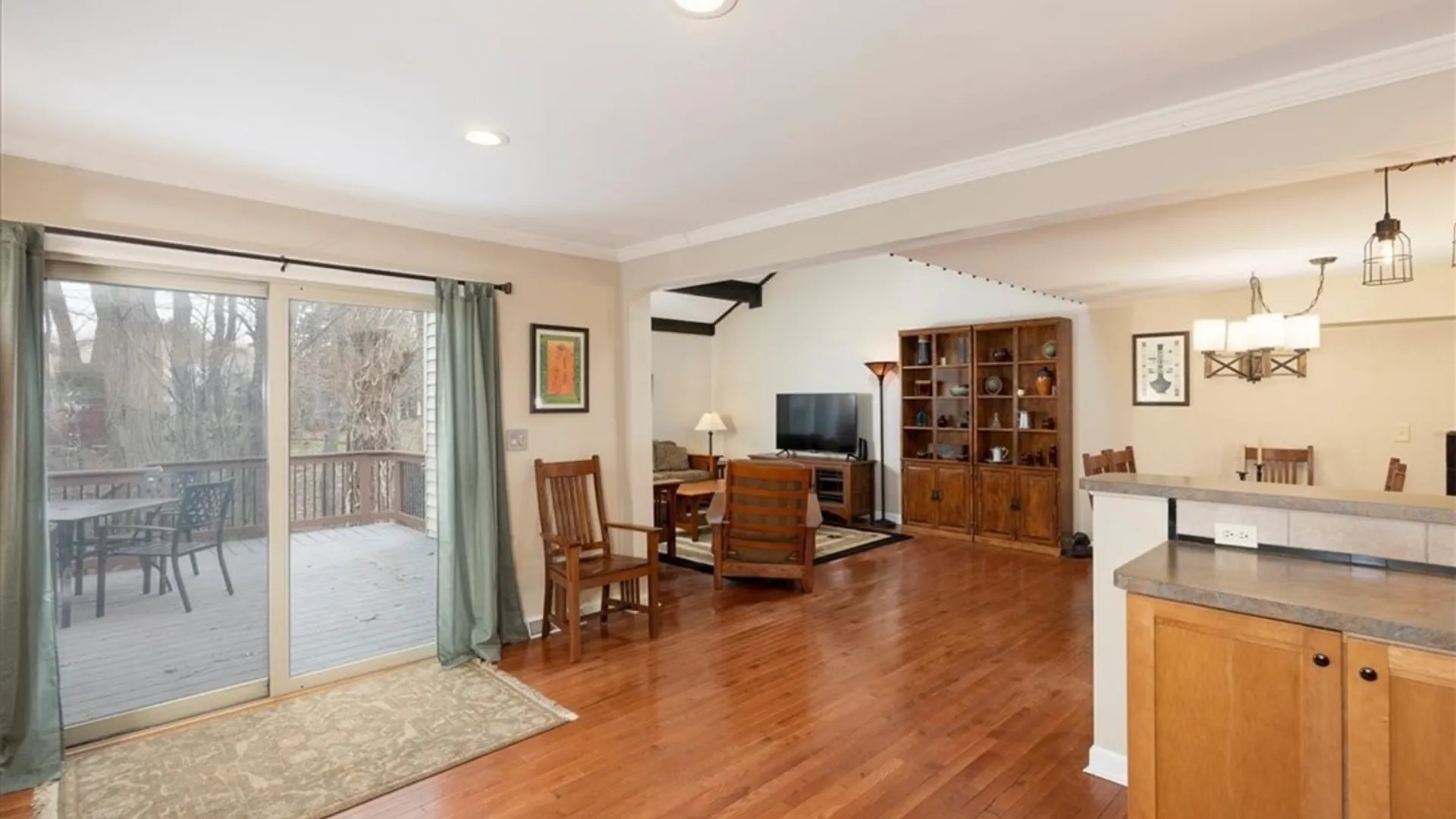 Property at 37 Tunbridge Walke, Aurora, NY 14052 10