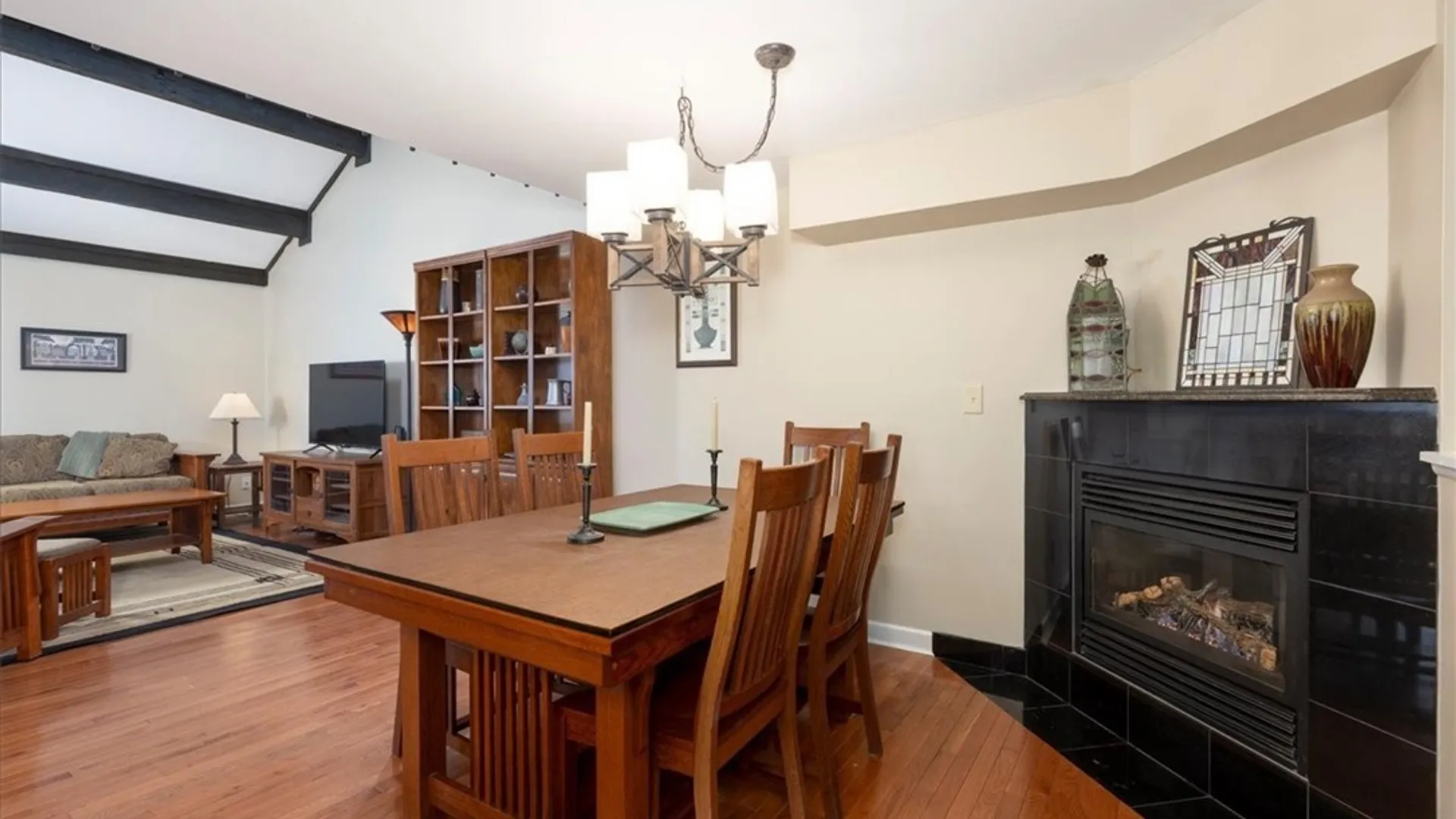 Property at 37 Tunbridge Walke, Aurora, NY 14052 11