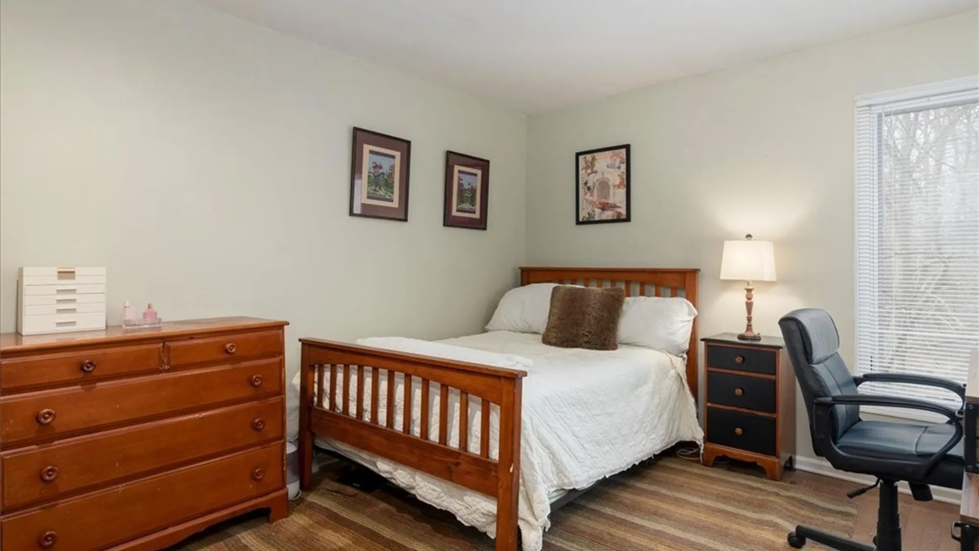 Property at 37 Tunbridge Walke, Aurora, NY 14052 18