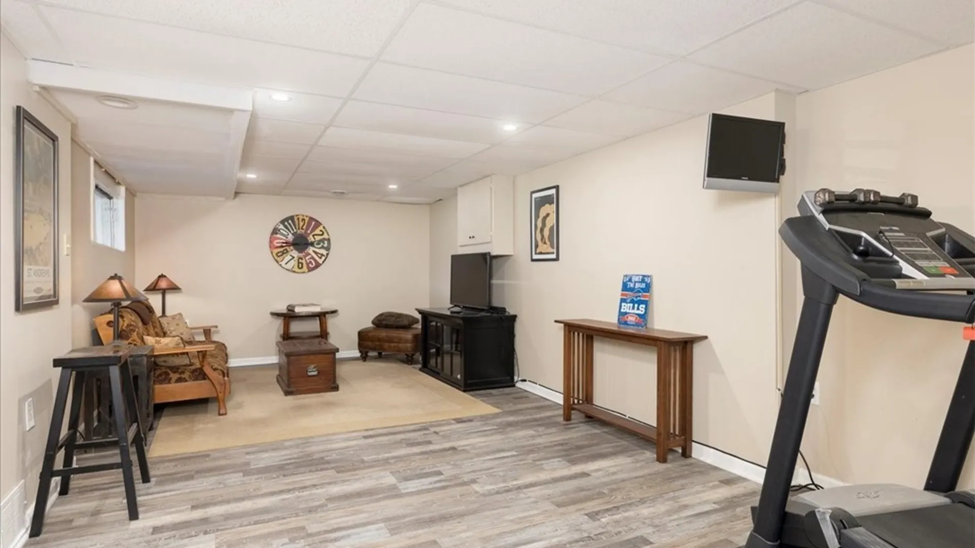 Property at 37 Tunbridge Walke, Aurora, NY 14052 5