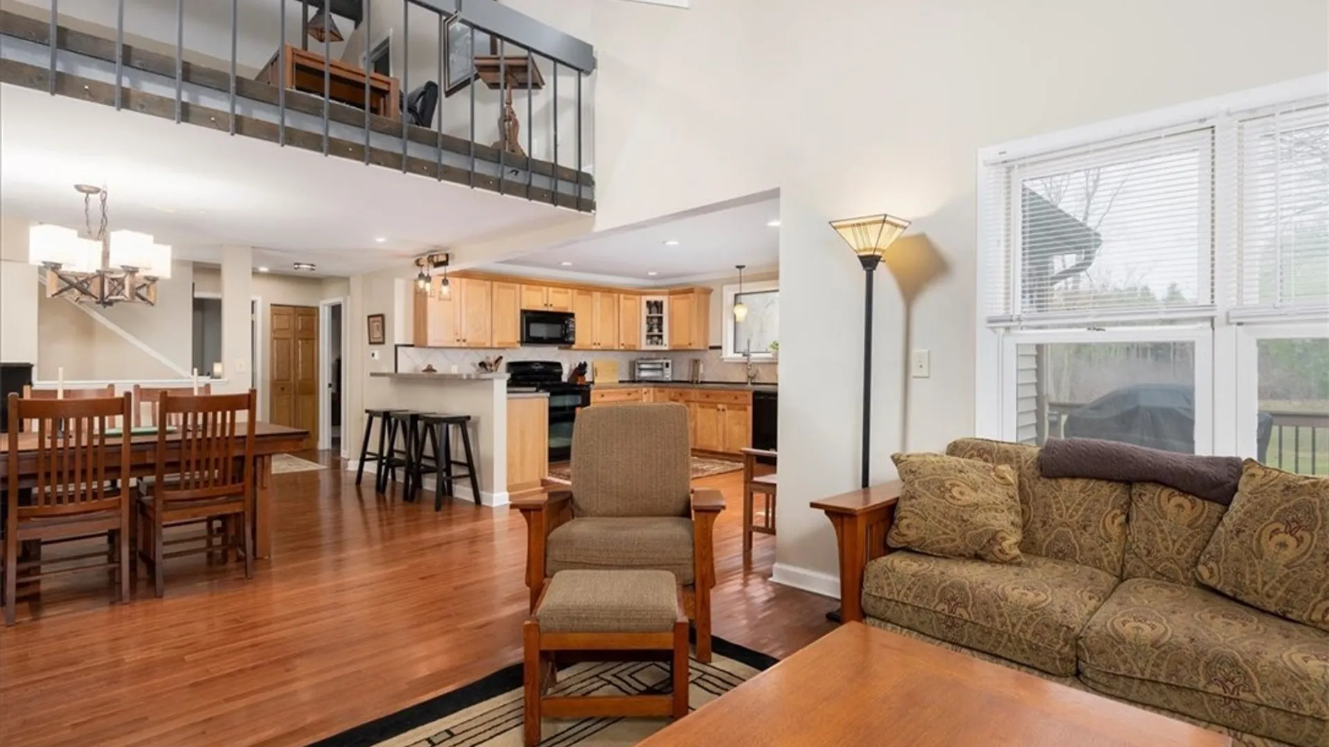 Property at 37 Tunbridge Walke, Aurora, NY 14052 6