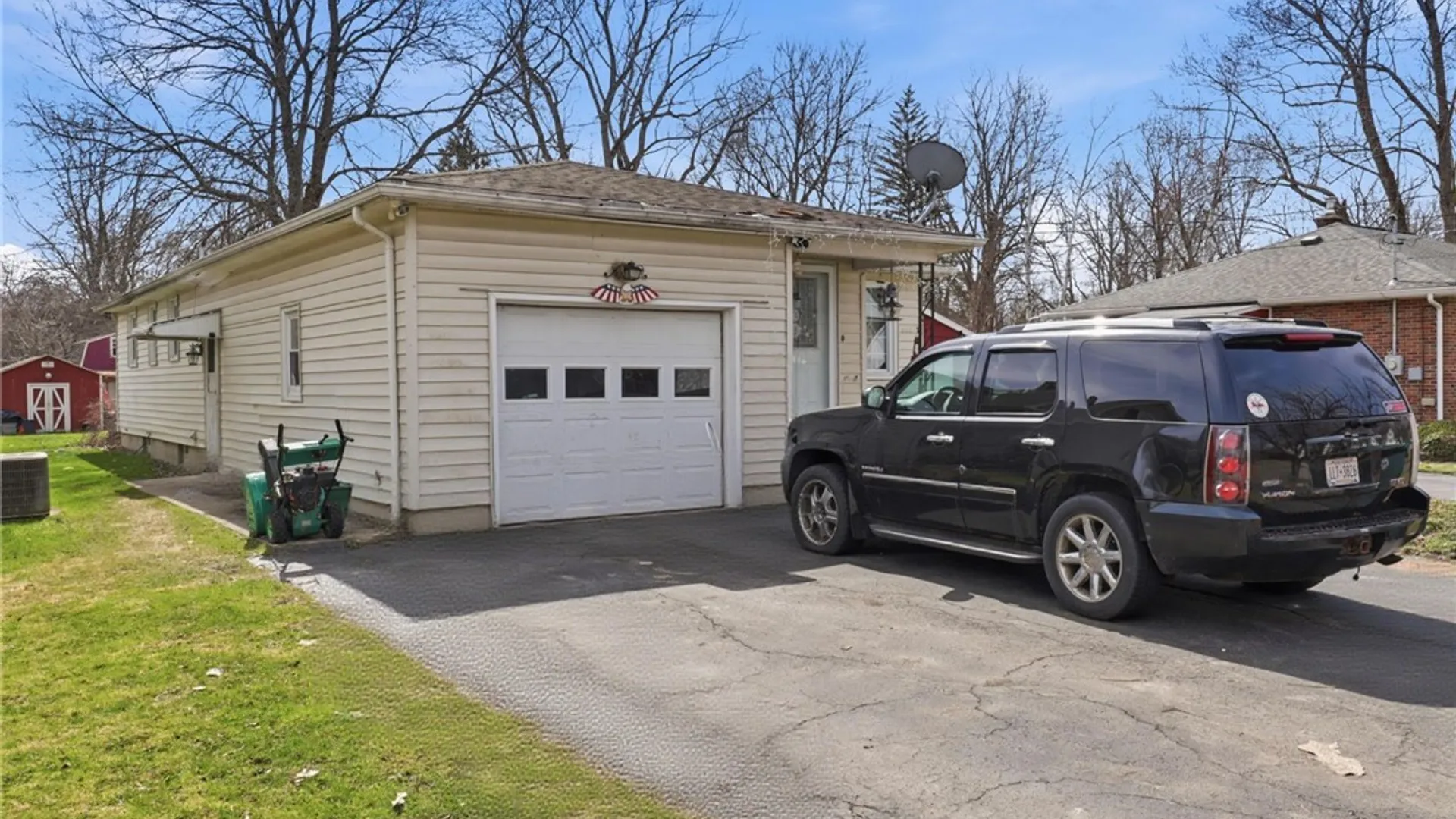 Property at 361 Rumbold Avenue, North Tonawanda, NY 14120 3