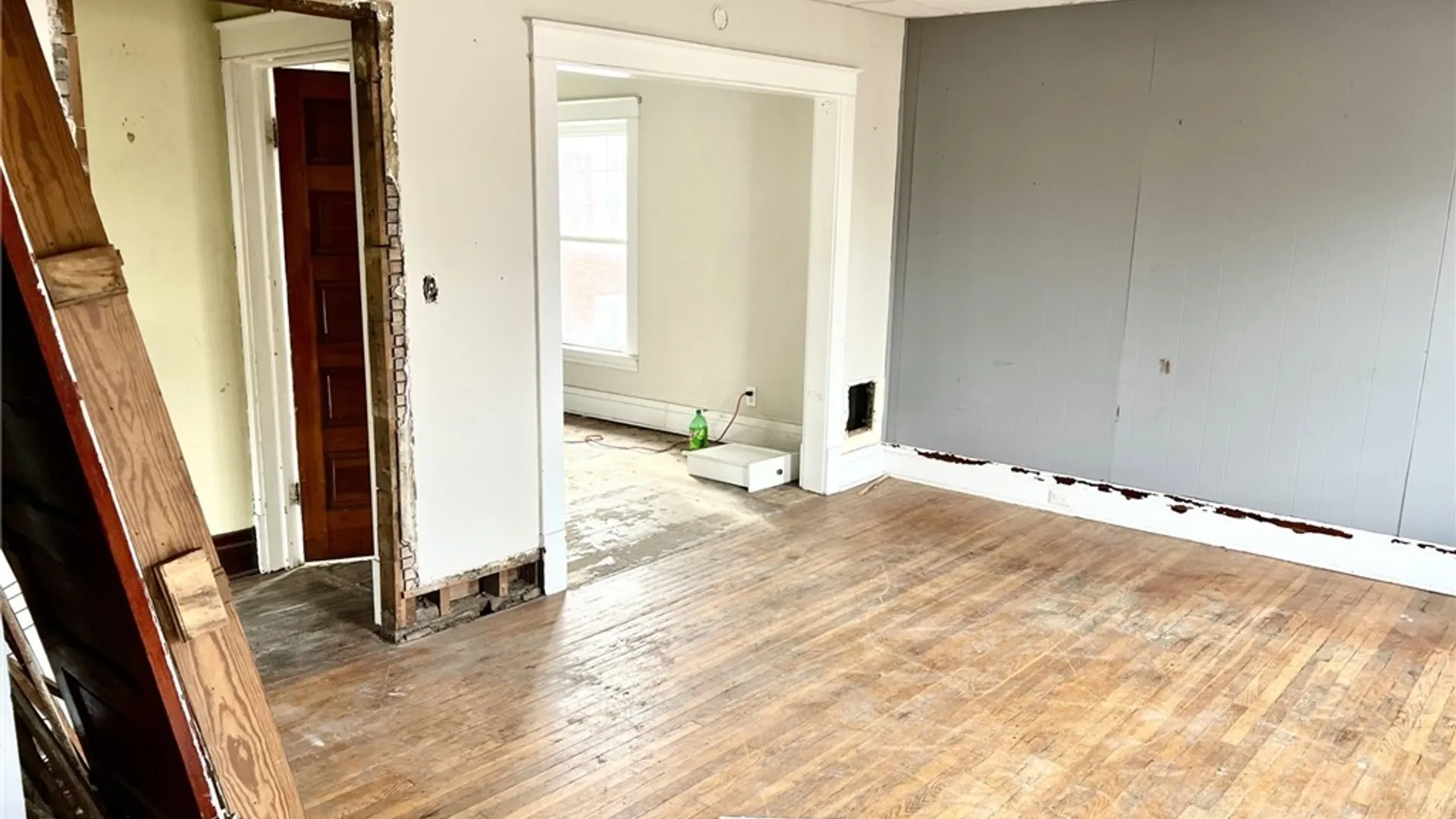 Property at 1113 Main Street, Niagara Falls, NY 14301 2