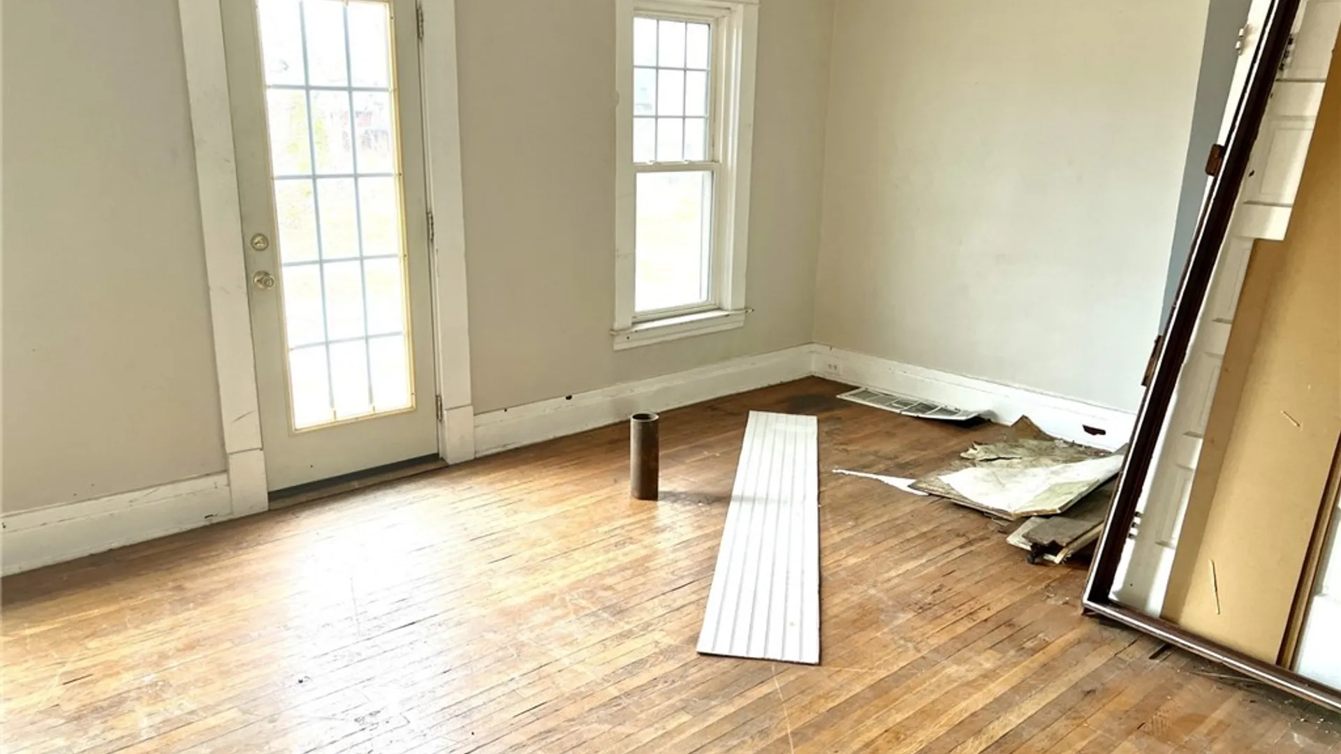 Property at 1113 Main Street, Niagara Falls, NY 14301 3