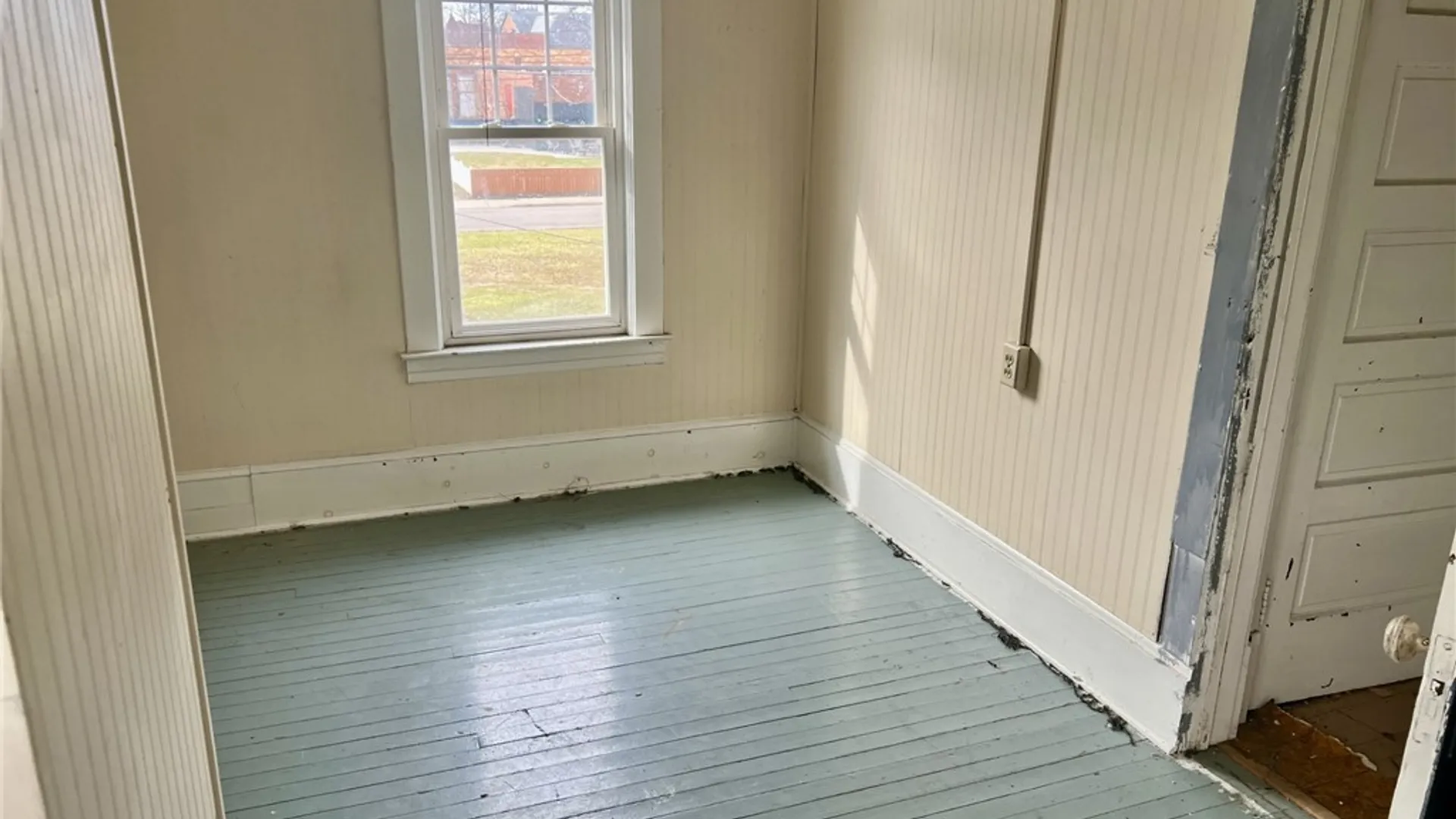 Property at 1113 Main Street, Niagara Falls, NY 14301 5