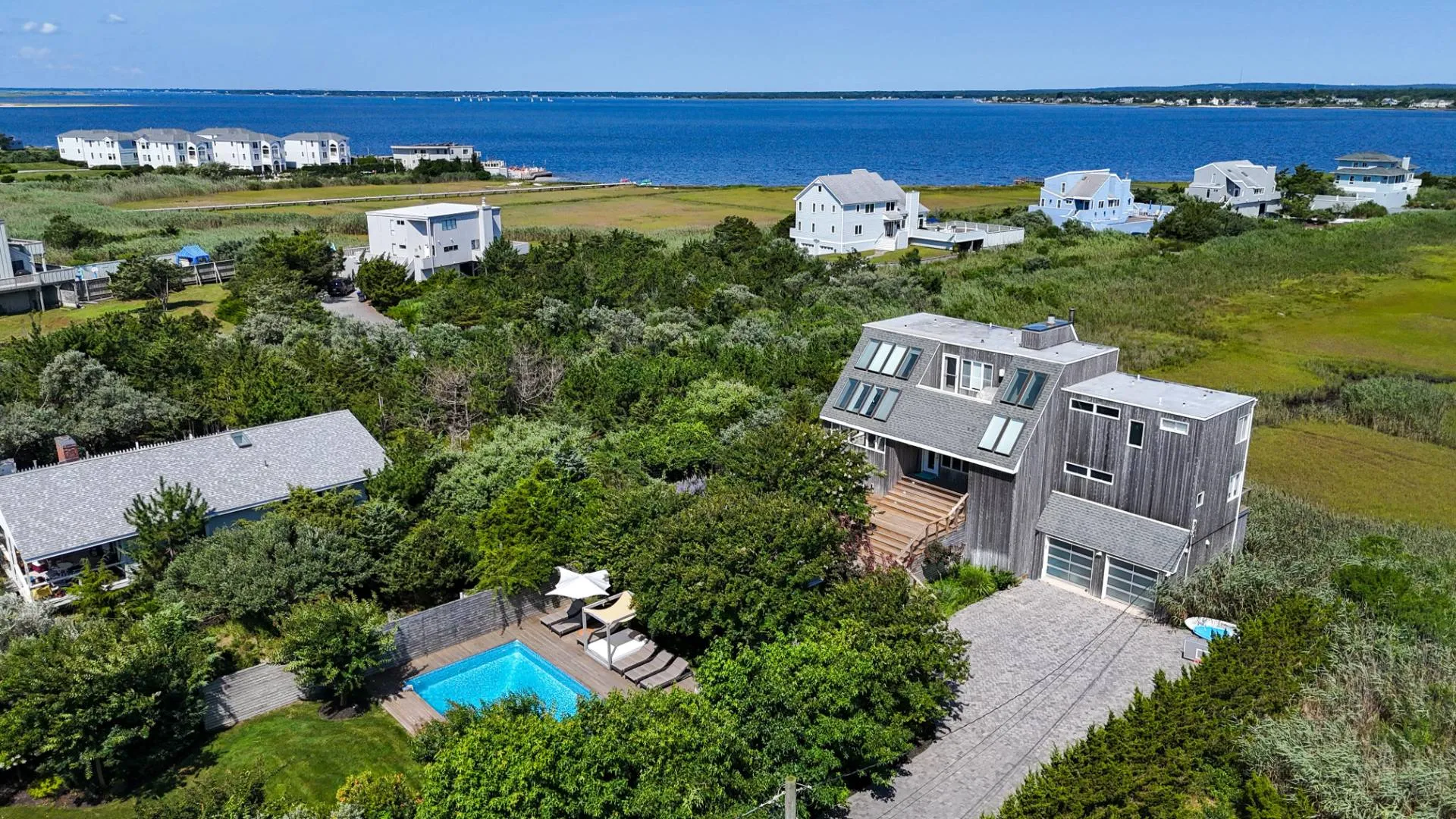 Property at 548 DUNE RD, Westhampton, NY 11977 3