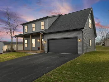 Property at 11 Berry Grove Lane, Clarkson, NY 14420