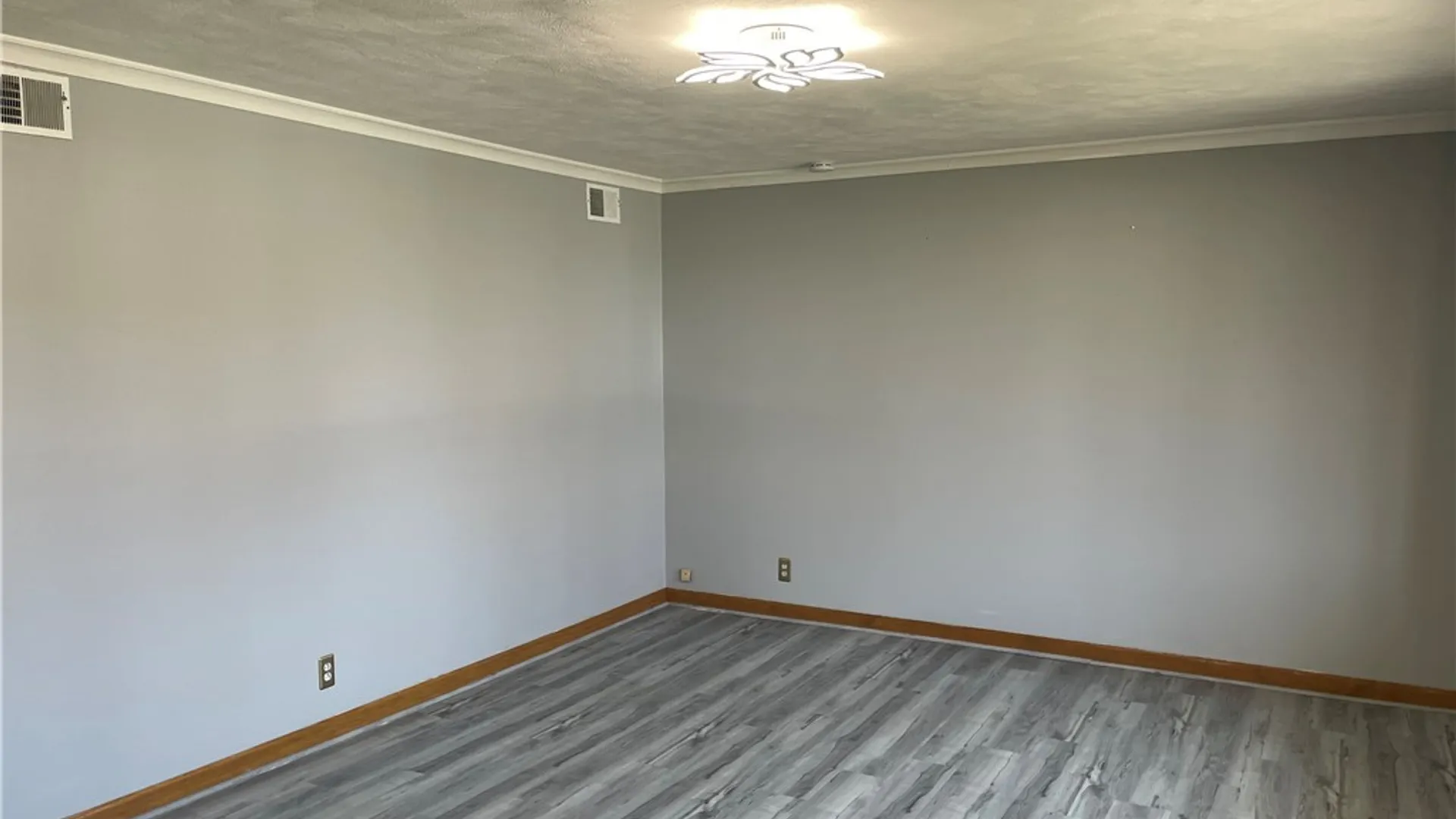 Property at 121 Somerset Avenue, Tonawanda, NY 14150 10