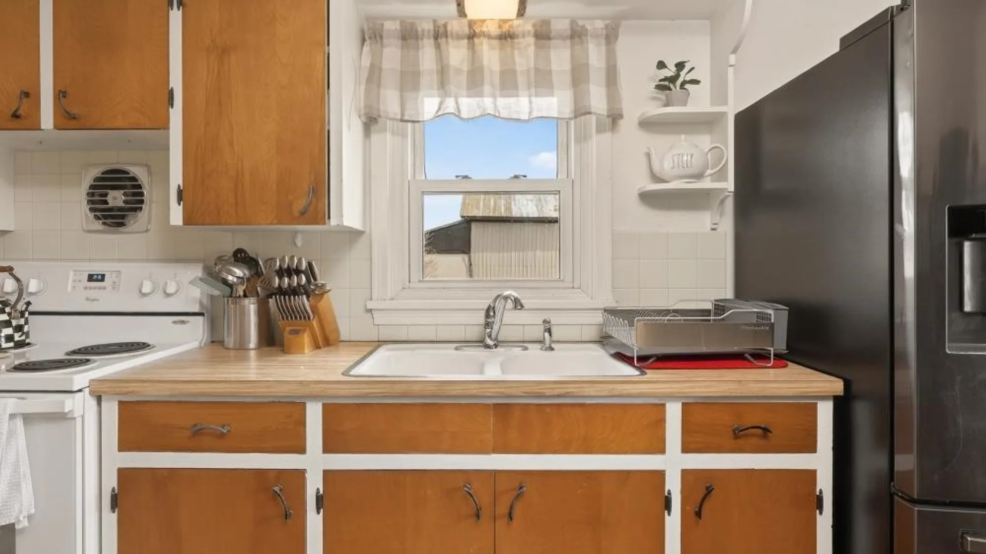 Property at 2513 Genesee Street, York, NY 14533 15