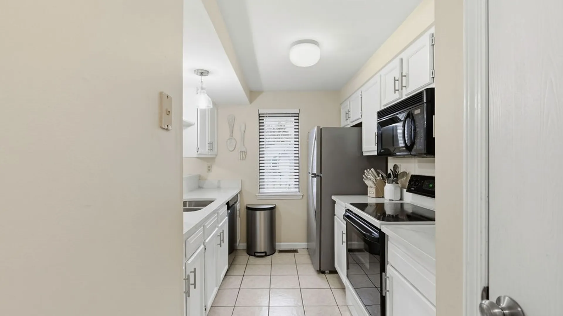 Property at 8215 Beehive Circle, Clay, NY 13090 5