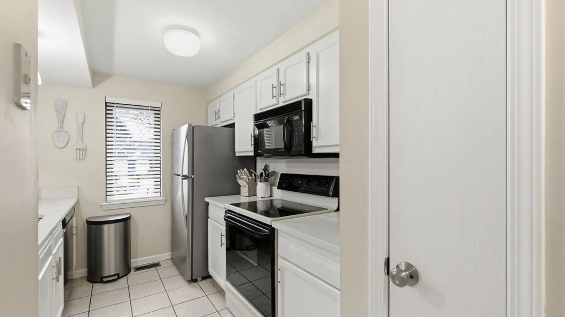 Property at 8215 Beehive Circle, Clay, NY 13090 6