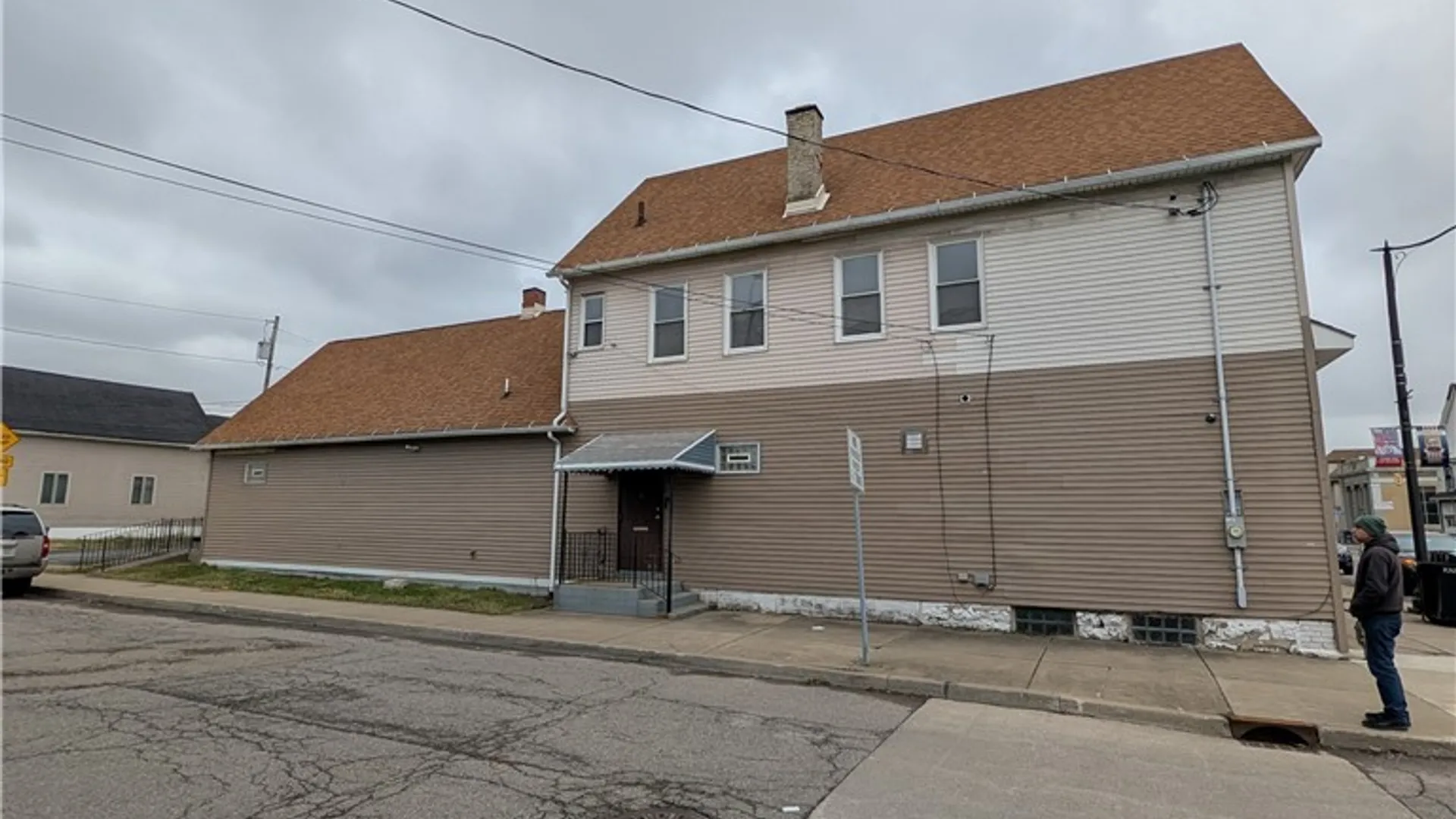 Property at 1881 Clinton Street, Buffalo, NY 14206 3