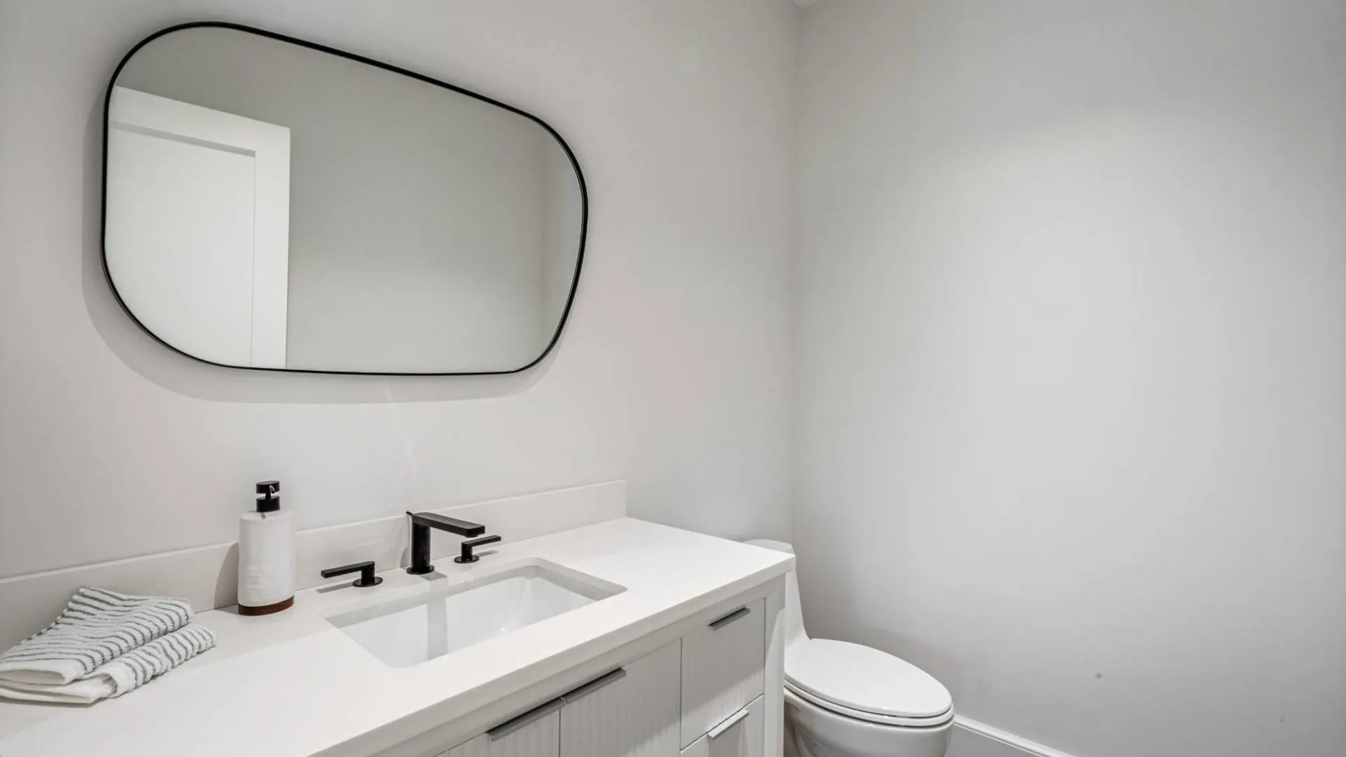 Property at 36 Jagger Lane, Westhampton, NY 11977 18