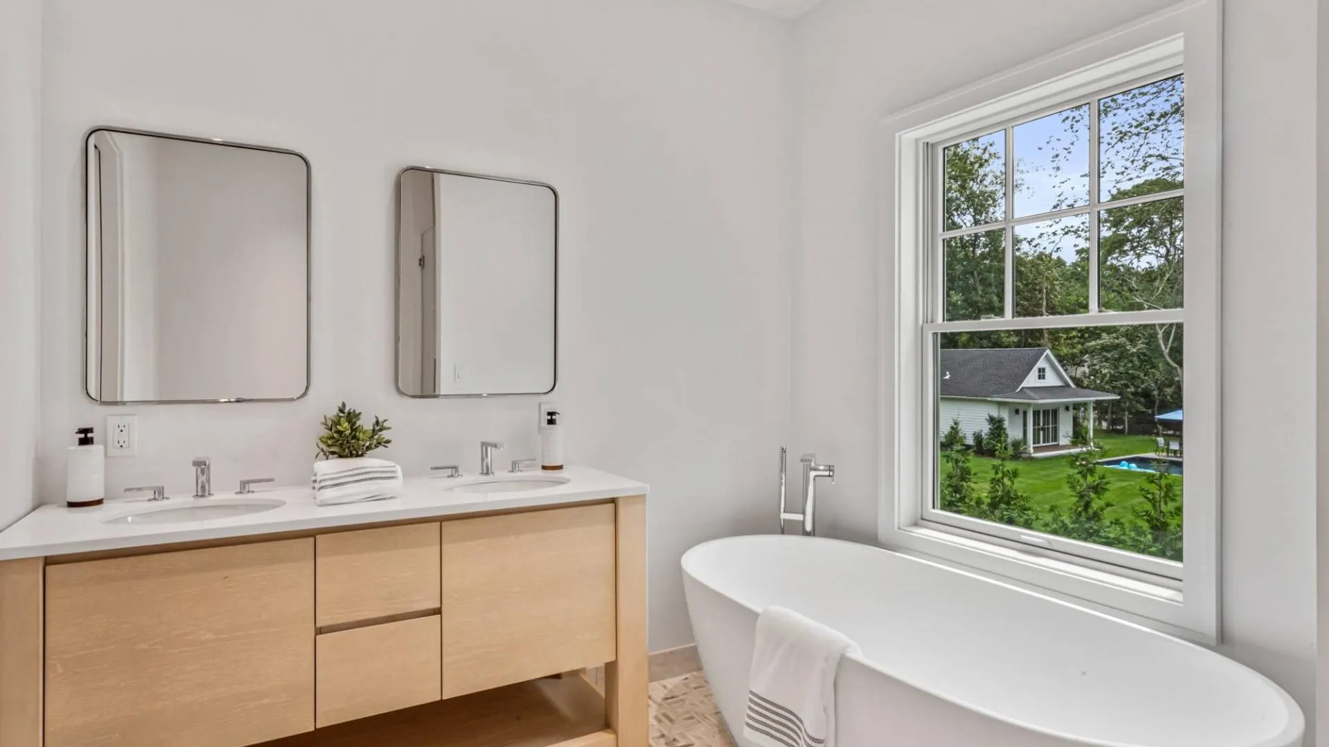 Property at 36 Jagger Lane, Westhampton, NY 11977 22