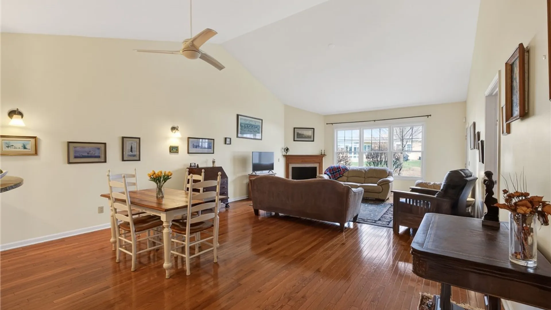 Property at 271 Bretlyn Circle Circle, Brighton, NY 14618 13