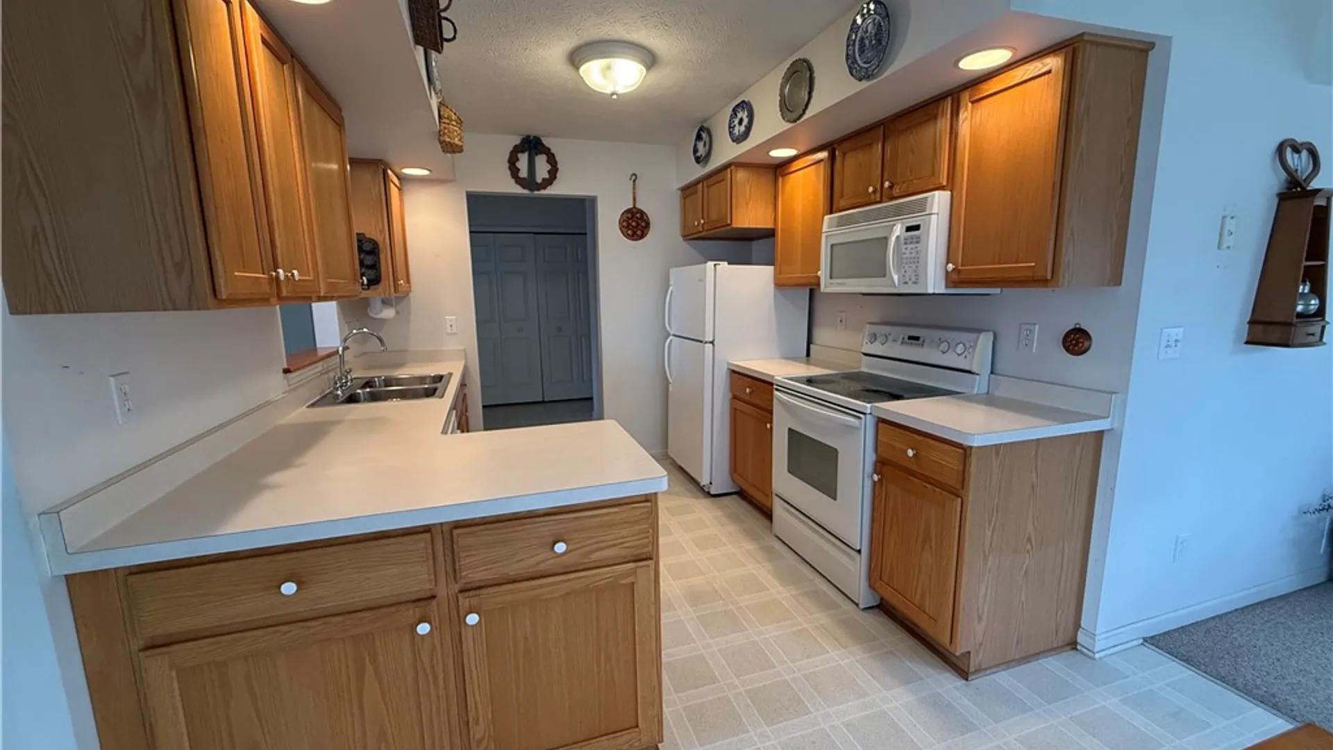 Property at 163 Lillian Lane, Greece, NY 14616 14