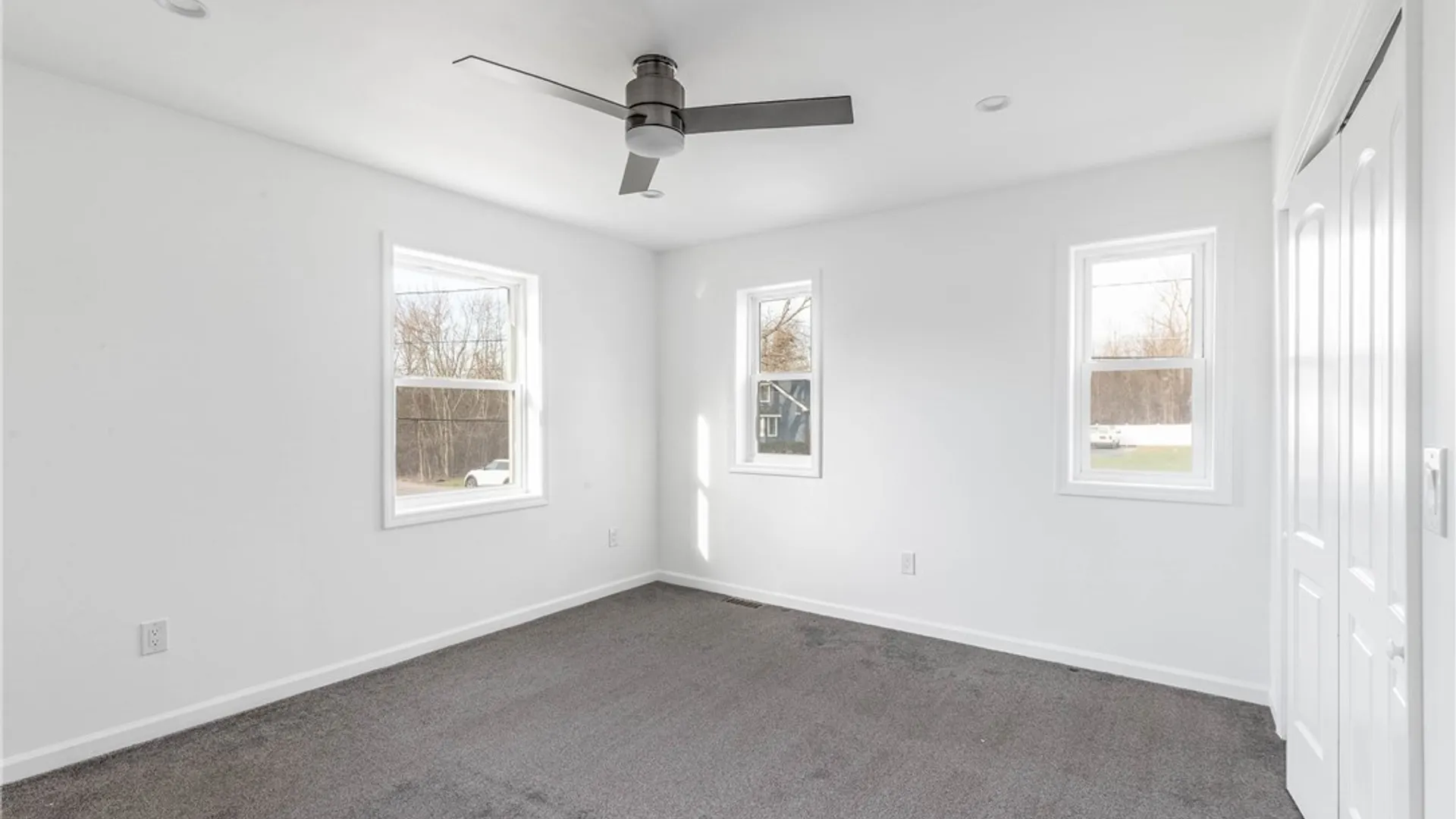 Property at 365 Elmwood Road, Grand Island, NY 14072 27
