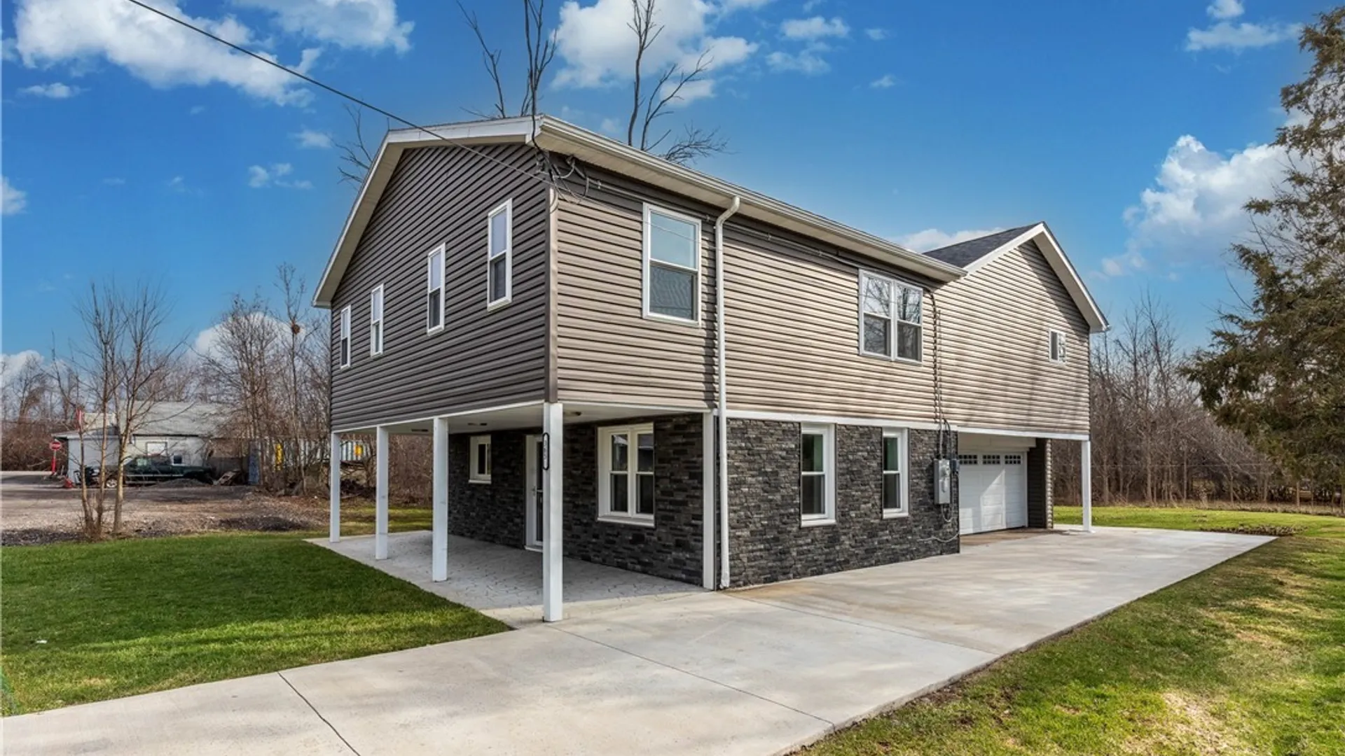 Property at 365 Elmwood Road, Grand Island, NY 14072 4