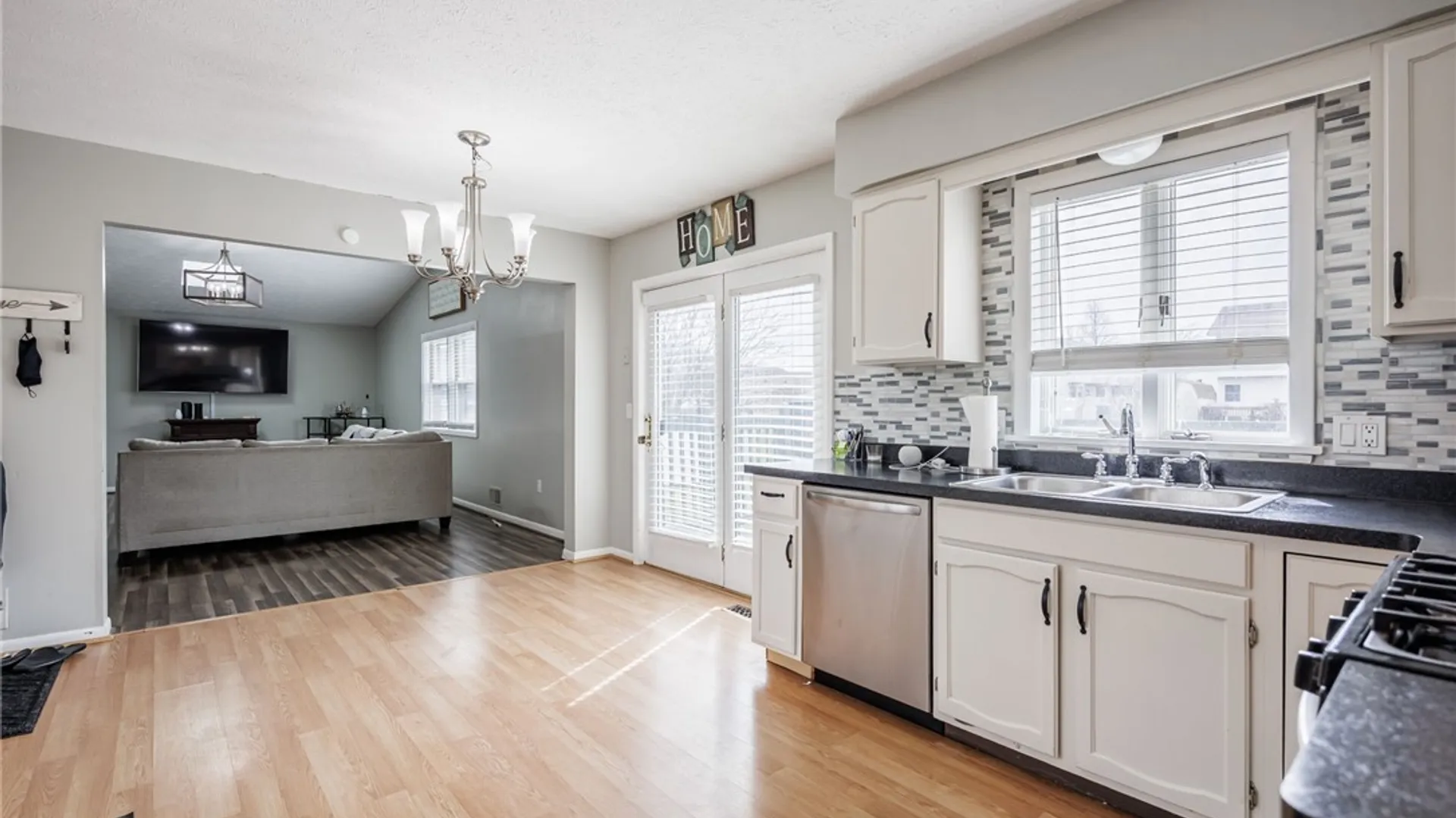 Property at 3 Tyler Trail, Parma, NY 14468 7