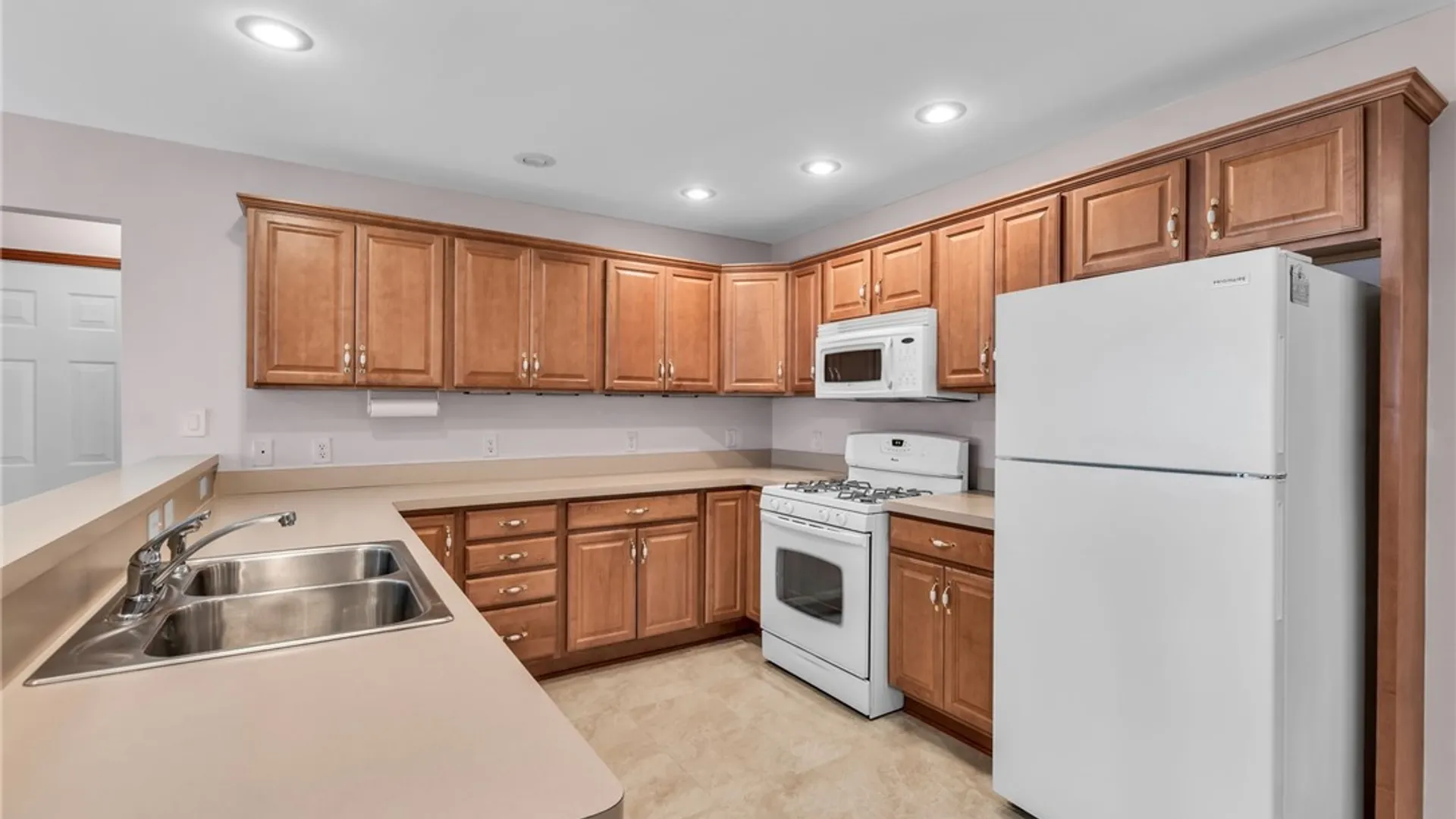 Property at 809 Carriage Lane, Lewiston, NY 14092 21