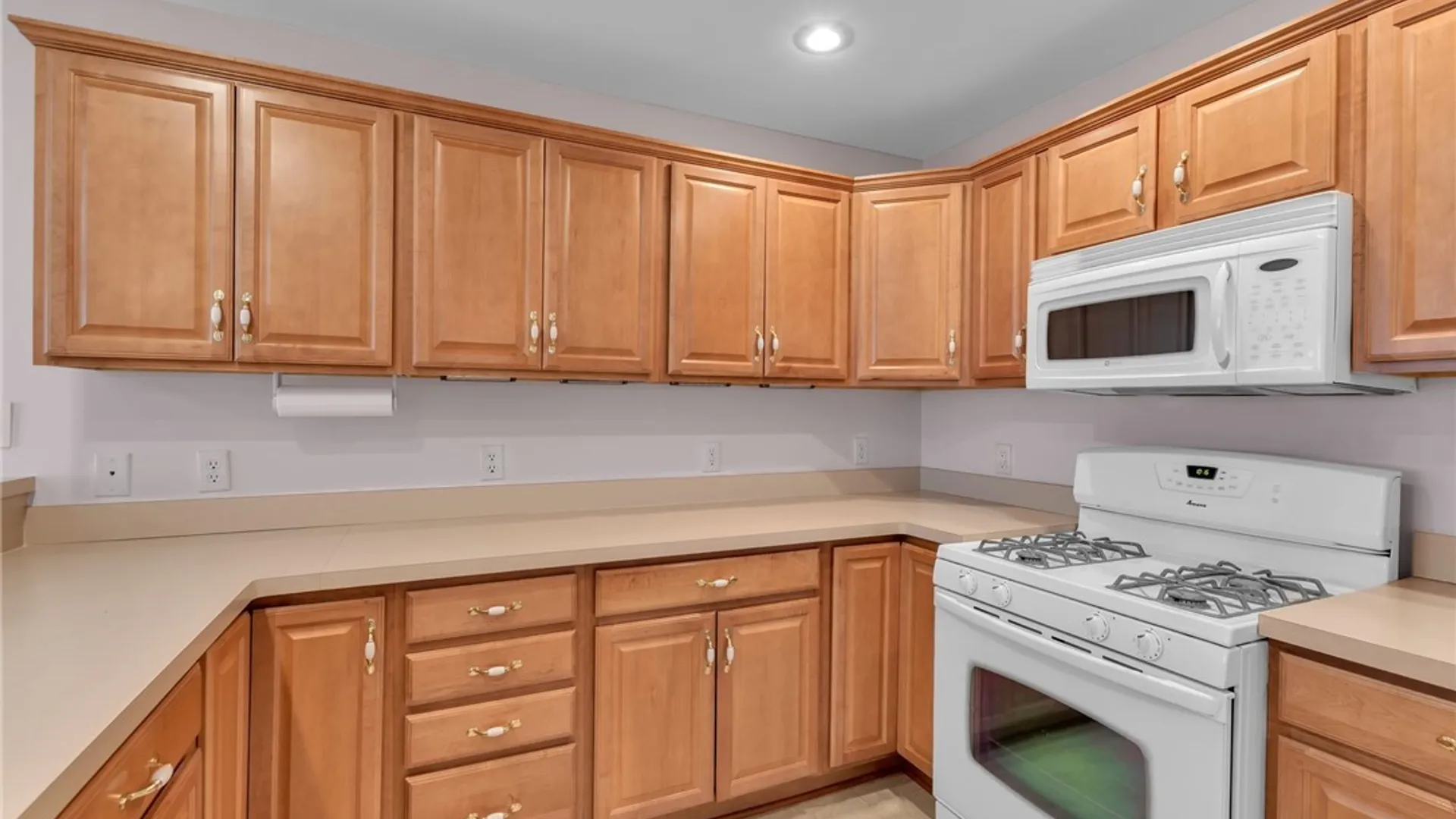 Property at 809 Carriage Lane, Lewiston, NY 14092 22